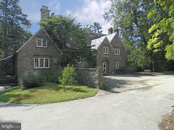 CHESTNUT HILL - Residential