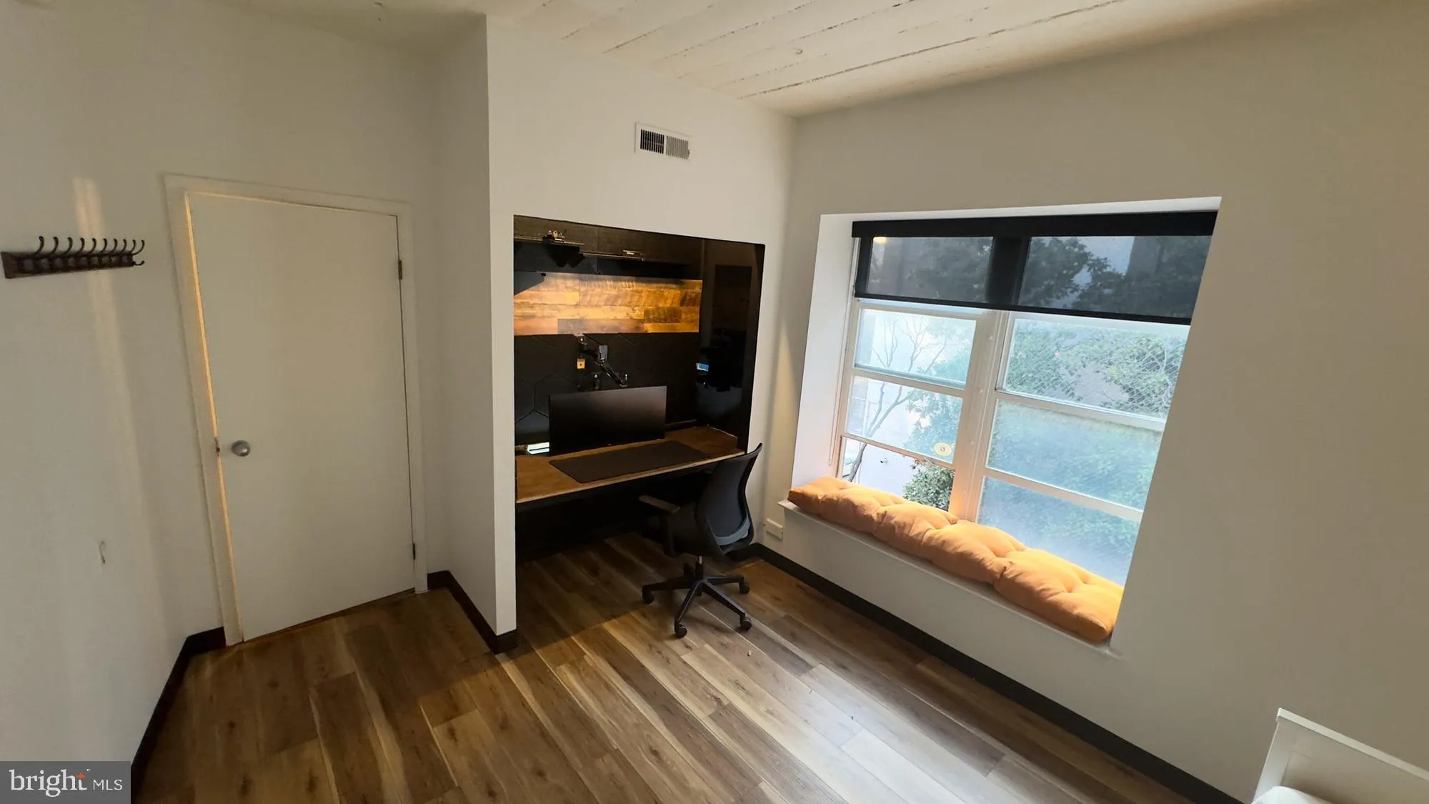 Philadelphia, Pennsylvania 19106, United States, 2 Bedrooms Bedrooms, ,2 BathroomsBathrooms,Residential,Active,92224