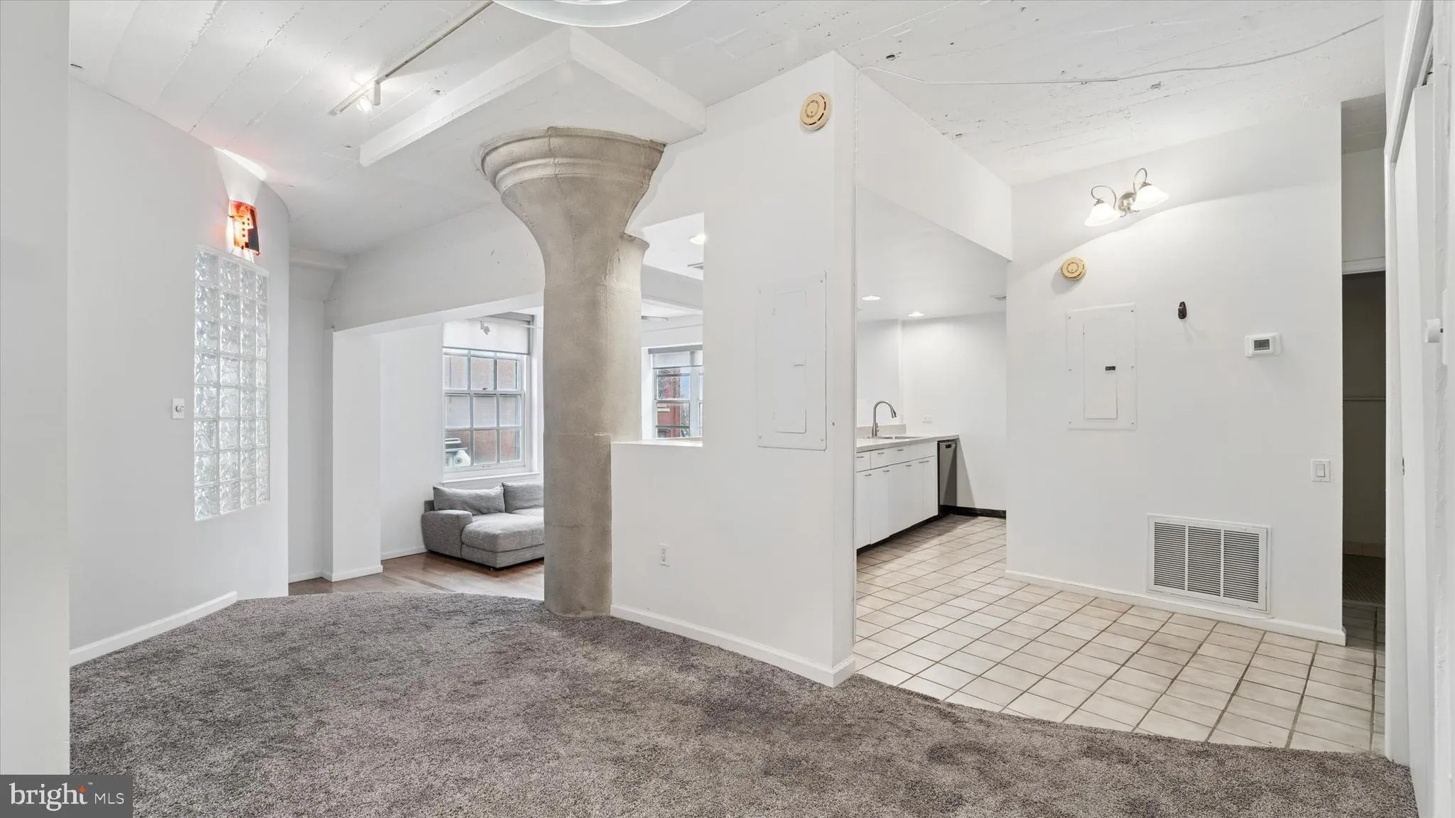 Philadelphia, Pennsylvania 19106, United States, 2 Bedrooms Bedrooms, ,2 BathroomsBathrooms,Residential,Active,92224