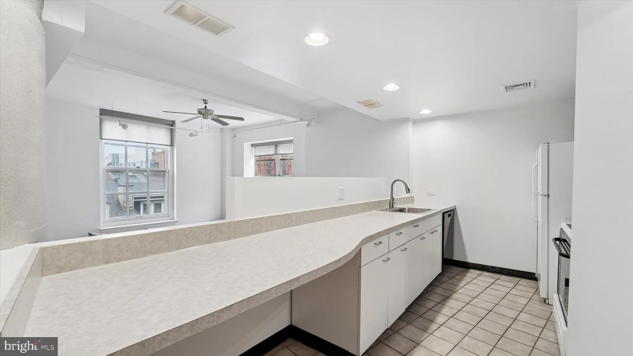 Philadelphia, Pennsylvania 19106, United States, 2 Bedrooms Bedrooms, ,2 BathroomsBathrooms,Residential,Active,92224