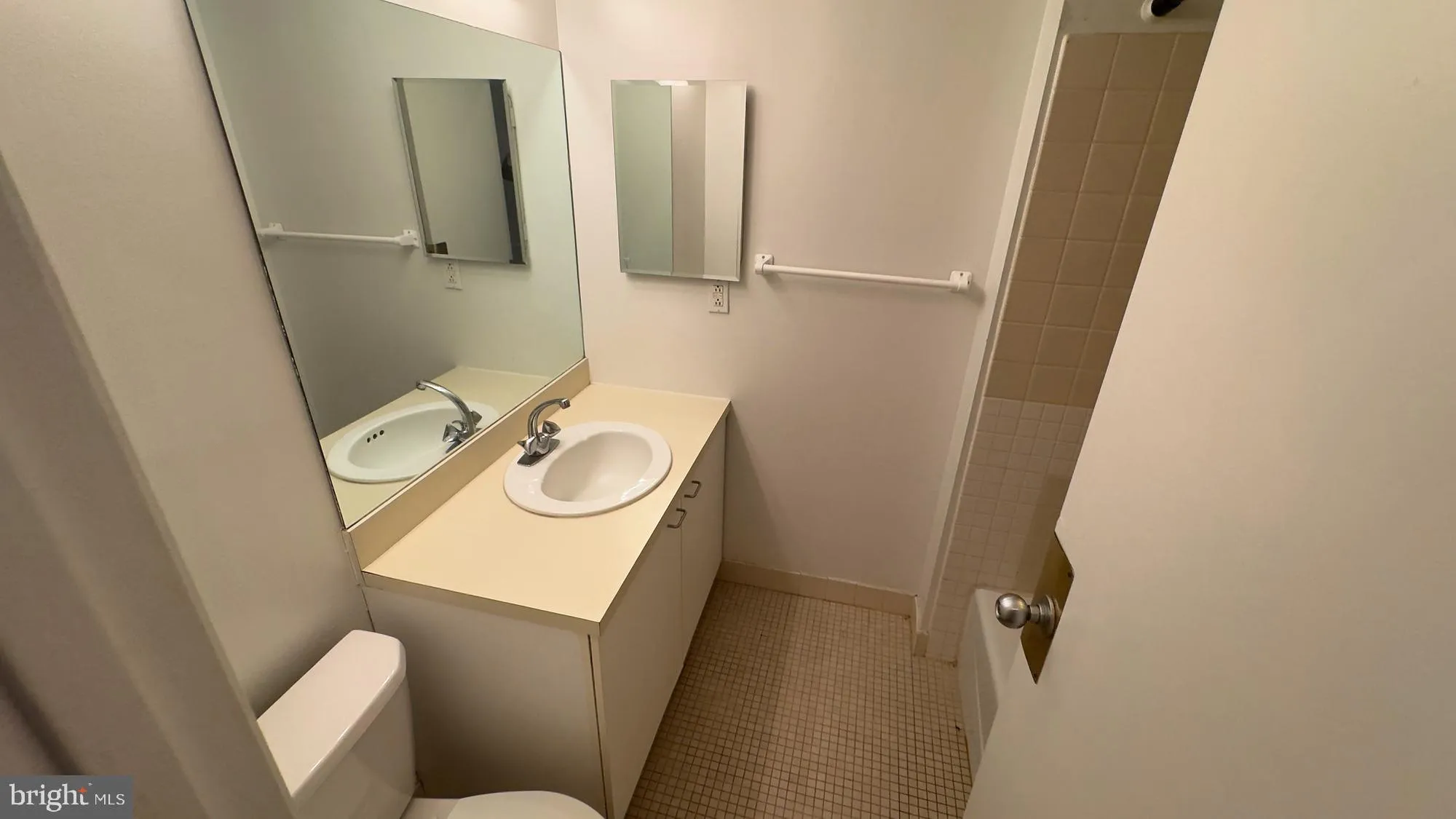 Philadelphia, Pennsylvania 19106, United States, 2 Bedrooms Bedrooms, ,2 BathroomsBathrooms,Residential,Active,92224