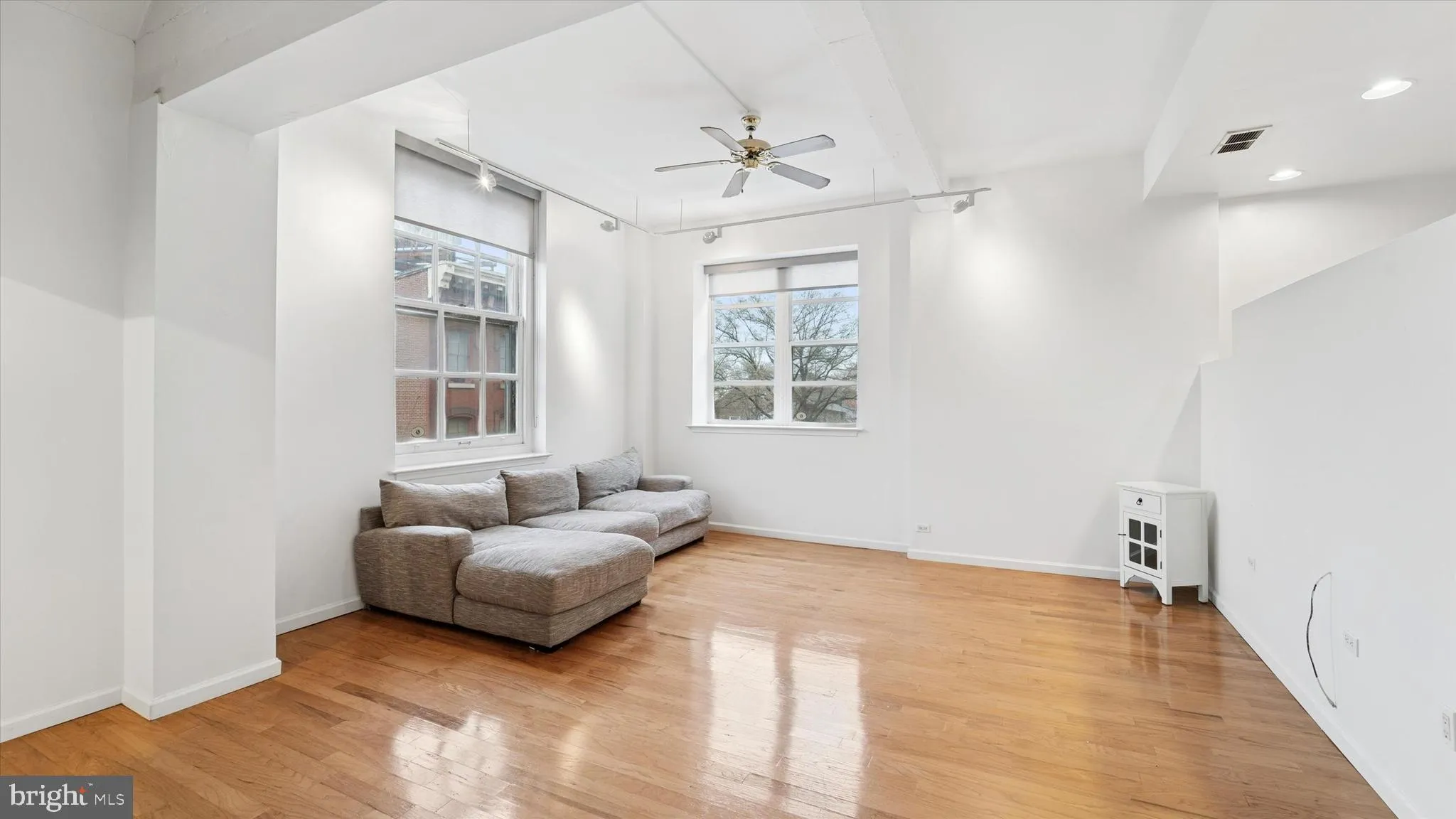 Philadelphia, Pennsylvania 19106, United States, 2 Bedrooms Bedrooms, ,2 BathroomsBathrooms,Residential,Active,92224