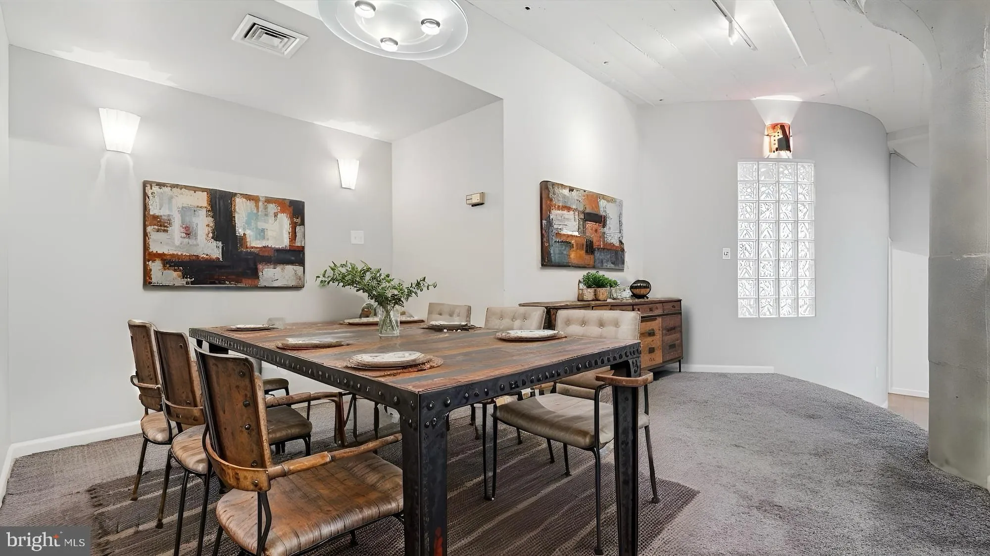Philadelphia, Pennsylvania 19106, United States, 2 Bedrooms Bedrooms, ,2 BathroomsBathrooms,Residential,Active,92224