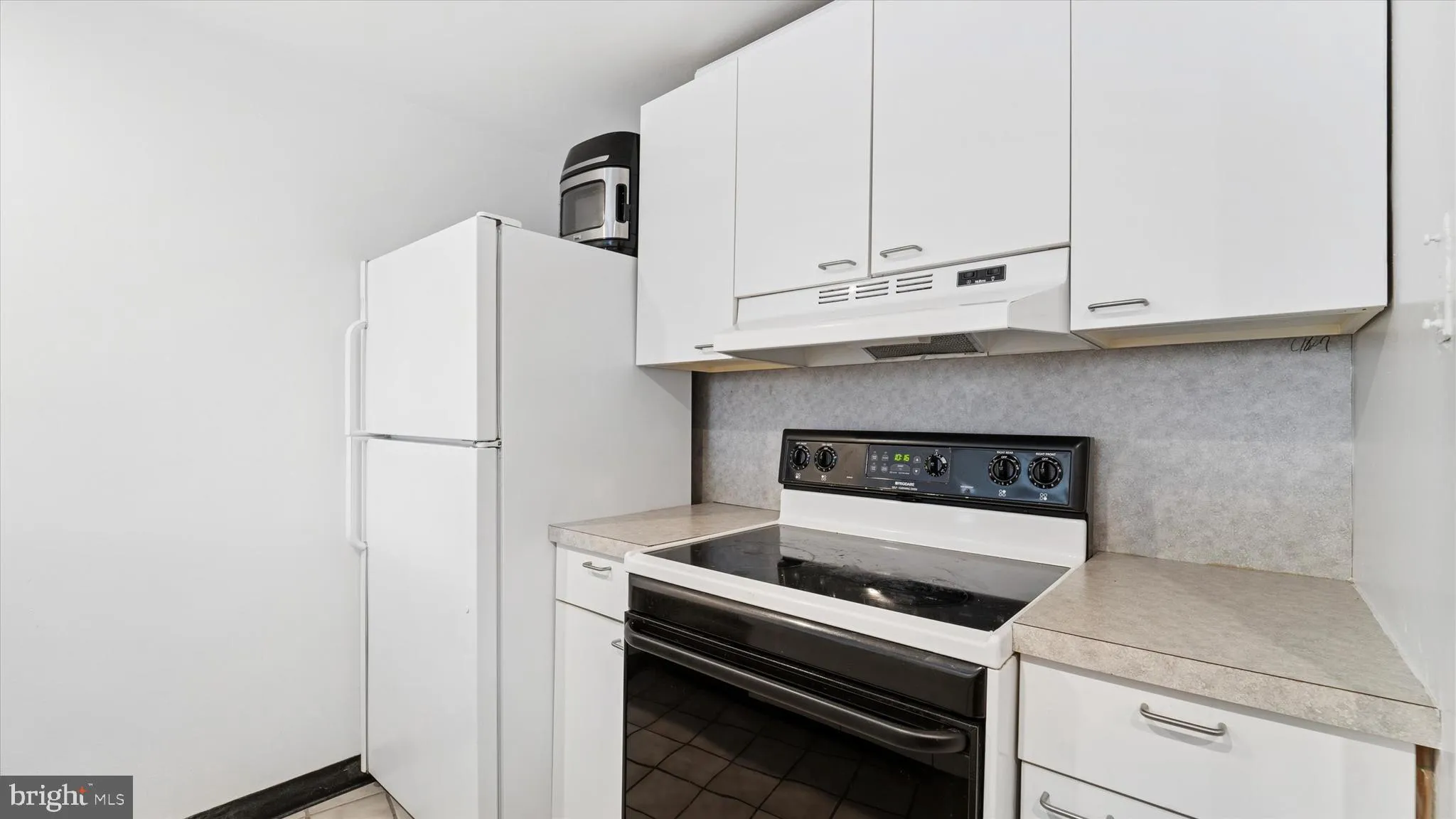 Philadelphia, Pennsylvania 19106, United States, 2 Bedrooms Bedrooms, ,2 BathroomsBathrooms,Residential,Active,92224
