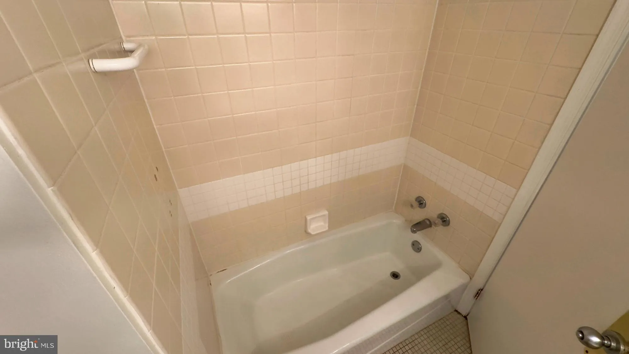 Philadelphia, Pennsylvania 19106, United States, 2 Bedrooms Bedrooms, ,2 BathroomsBathrooms,Residential,Active,92224