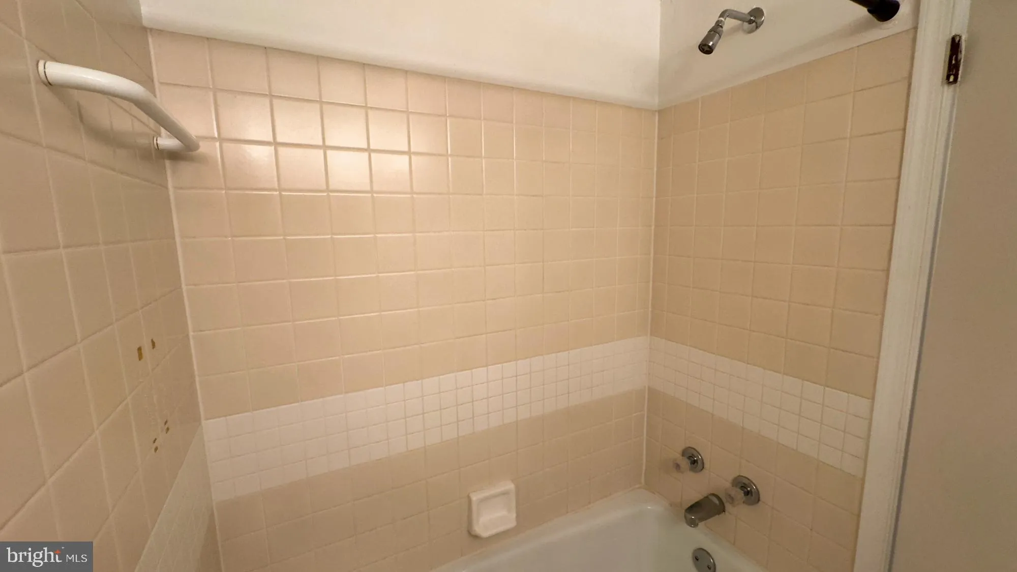 Philadelphia, Pennsylvania 19106, United States, 2 Bedrooms Bedrooms, ,2 BathroomsBathrooms,Residential,Active,92224