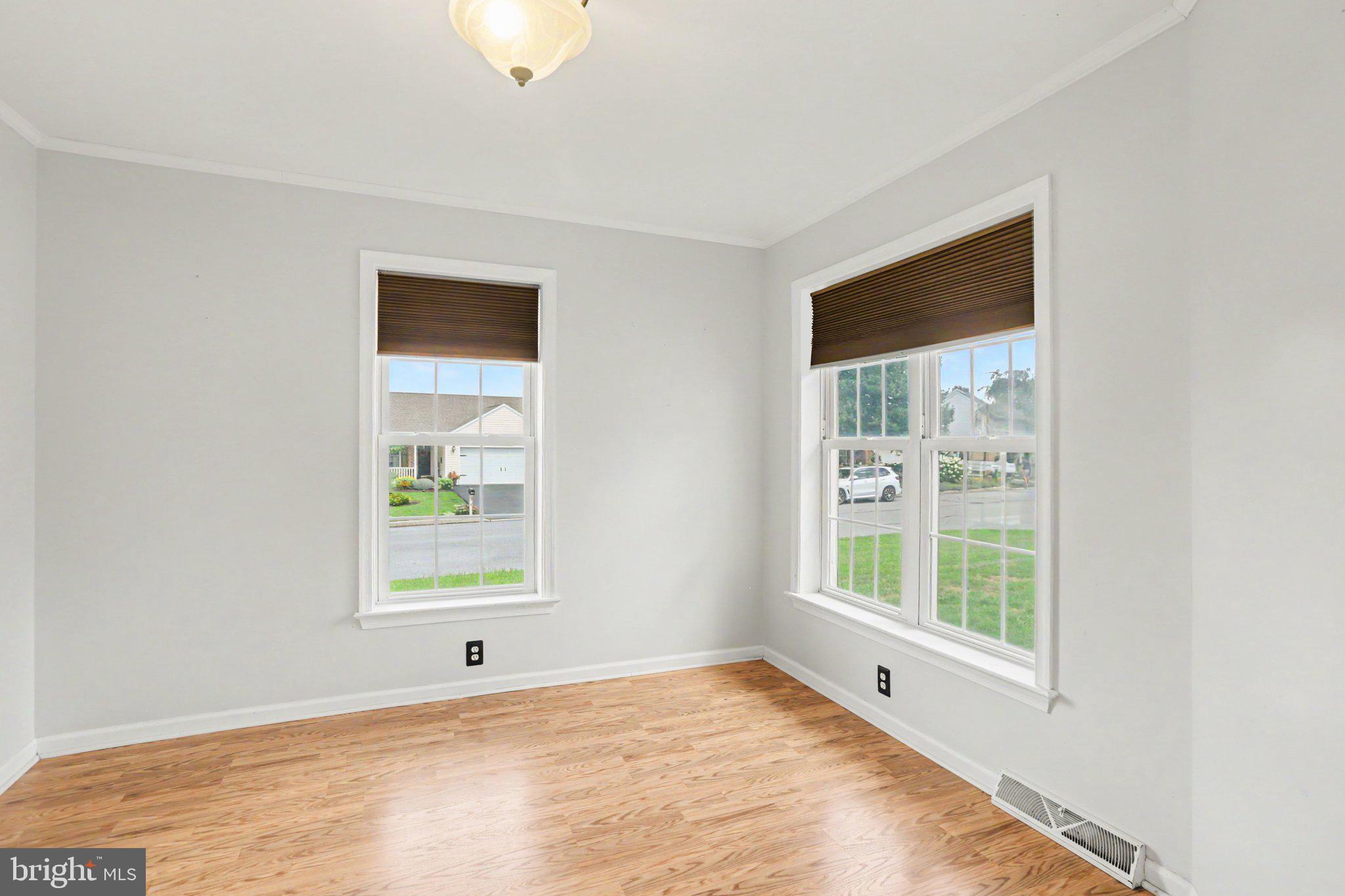 470 OAK LANE