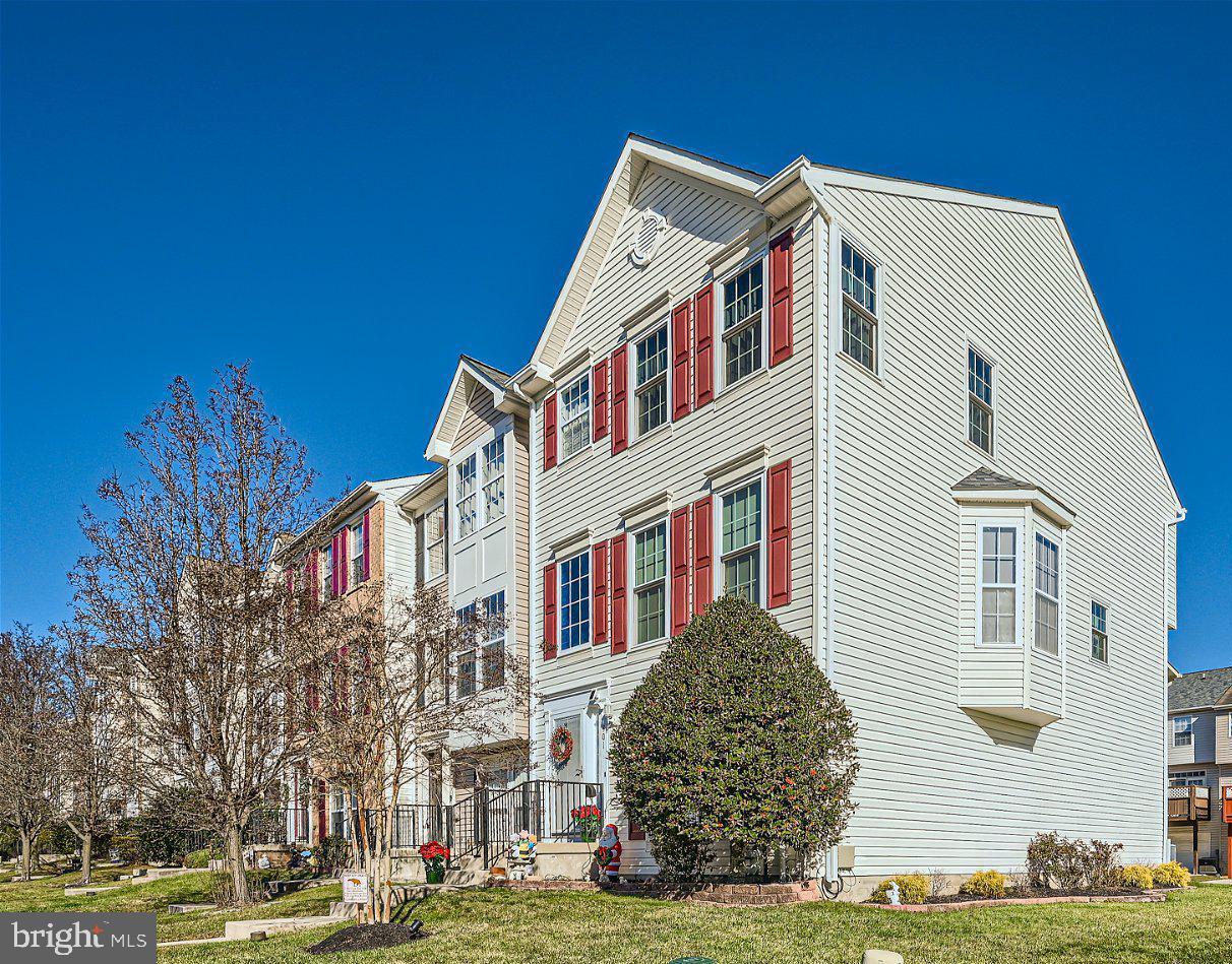 EAGLES LANDING AT WATERS EDGE - Residential