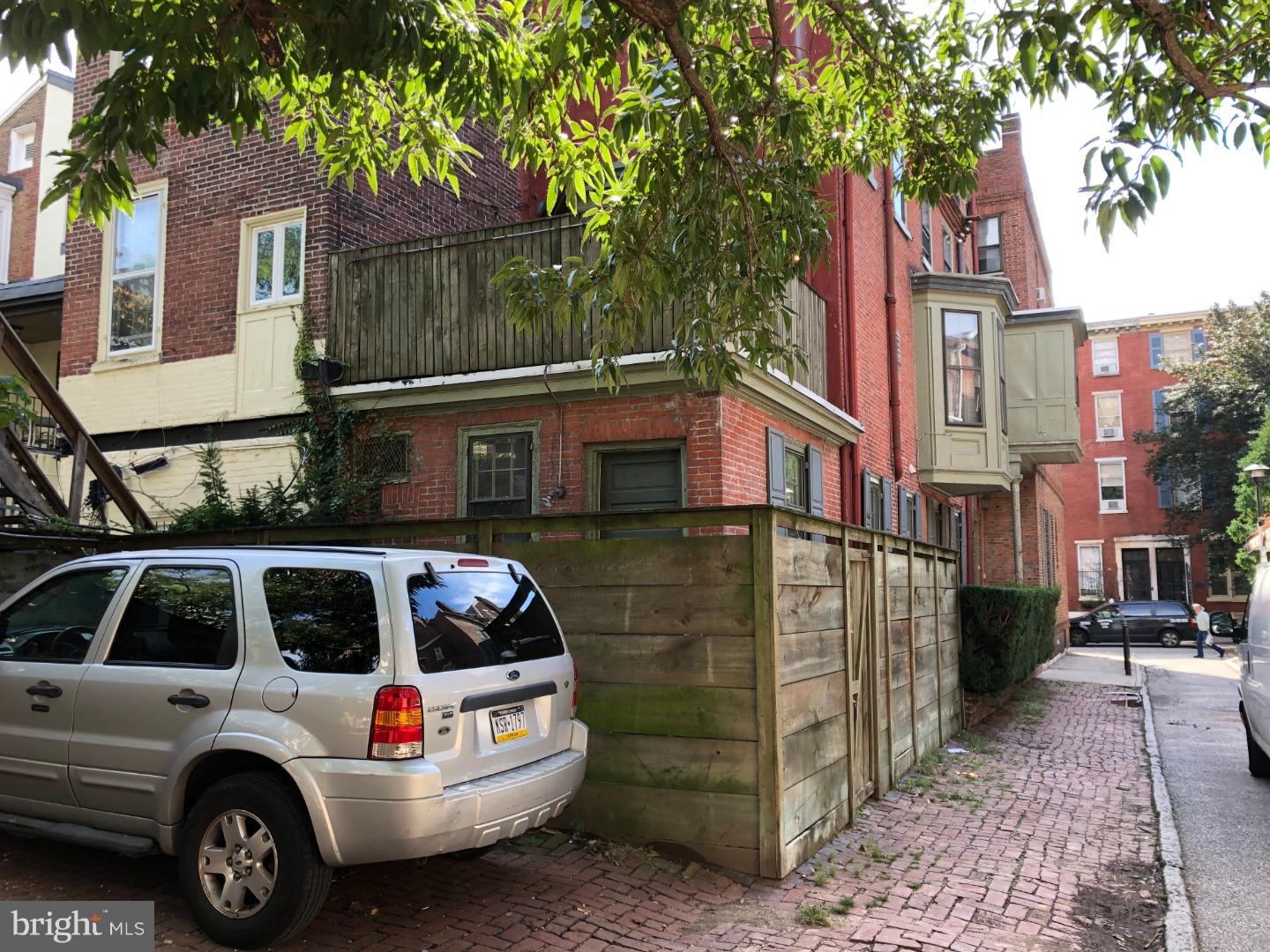 RITTENHOUSE SQUARE - Residential Income