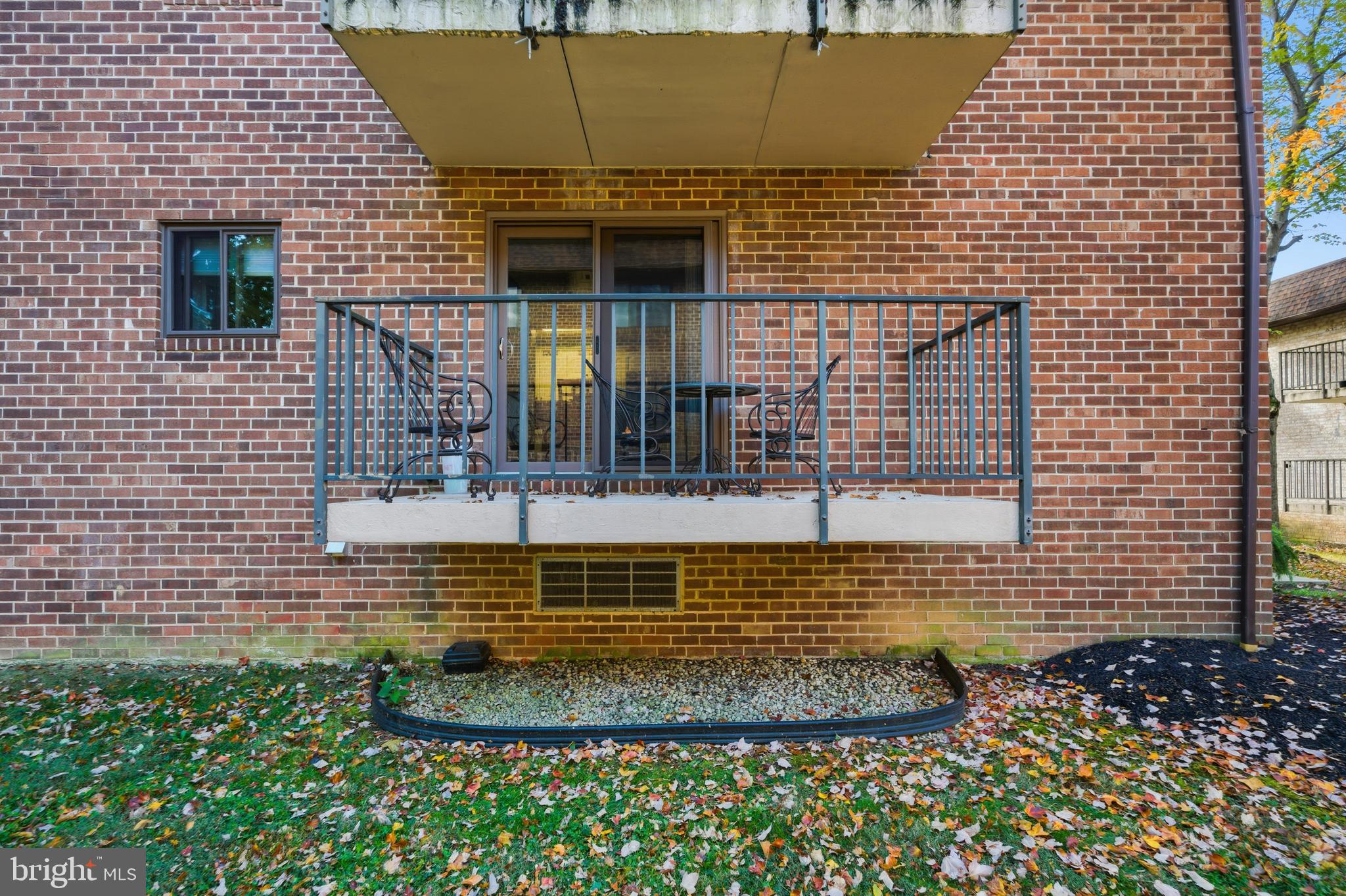 DANBURY VILLAGE - Residential