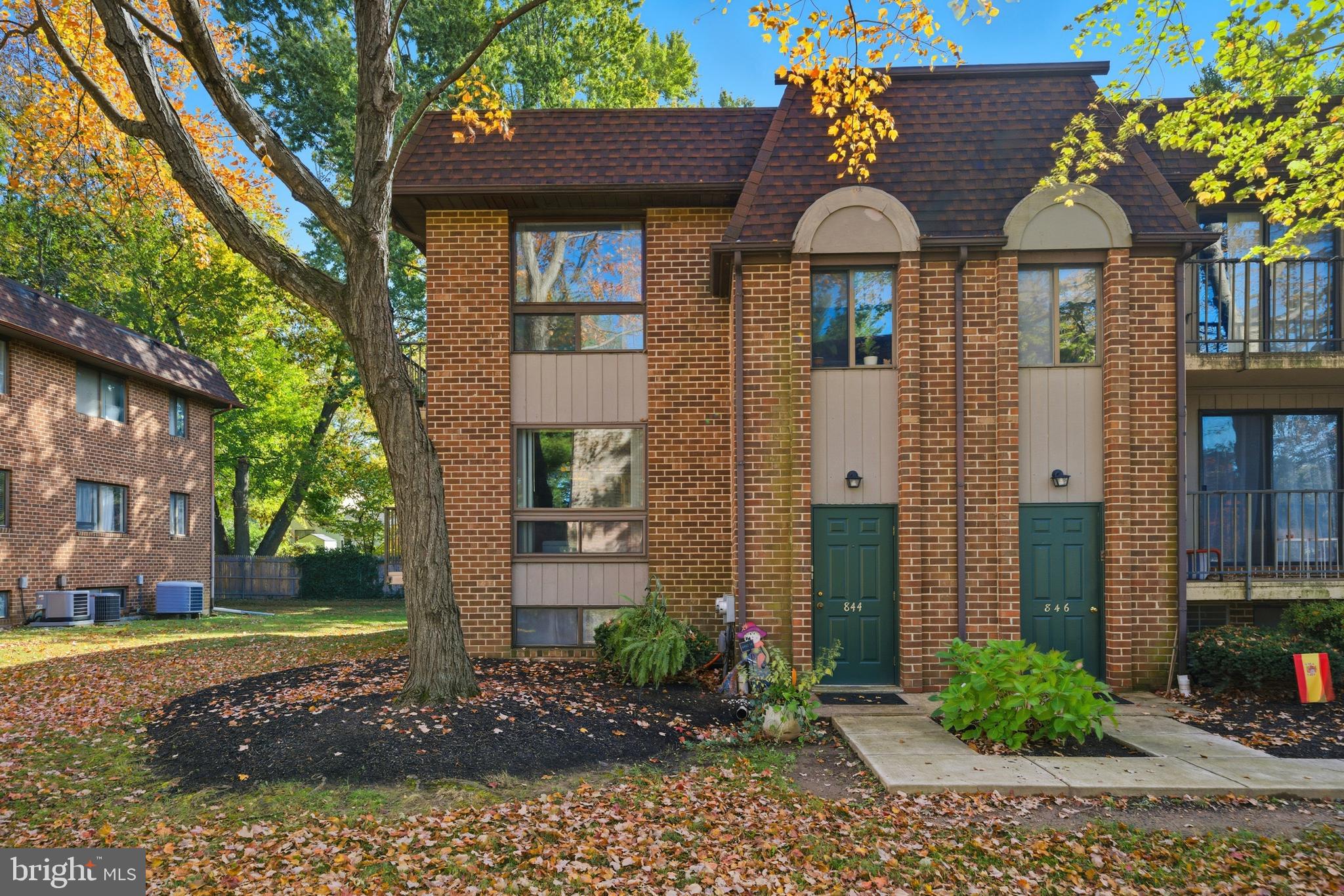 DANBURY VILLAGE - Residential