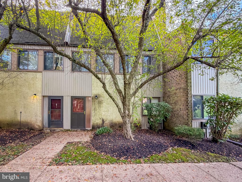 4939 OXFORD COURT