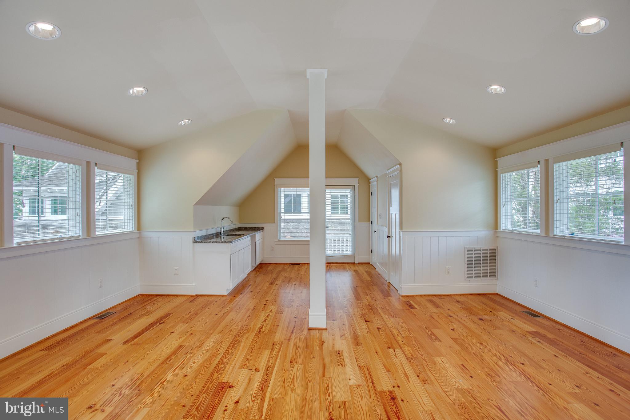 MT VERNON TERRACE - Residential