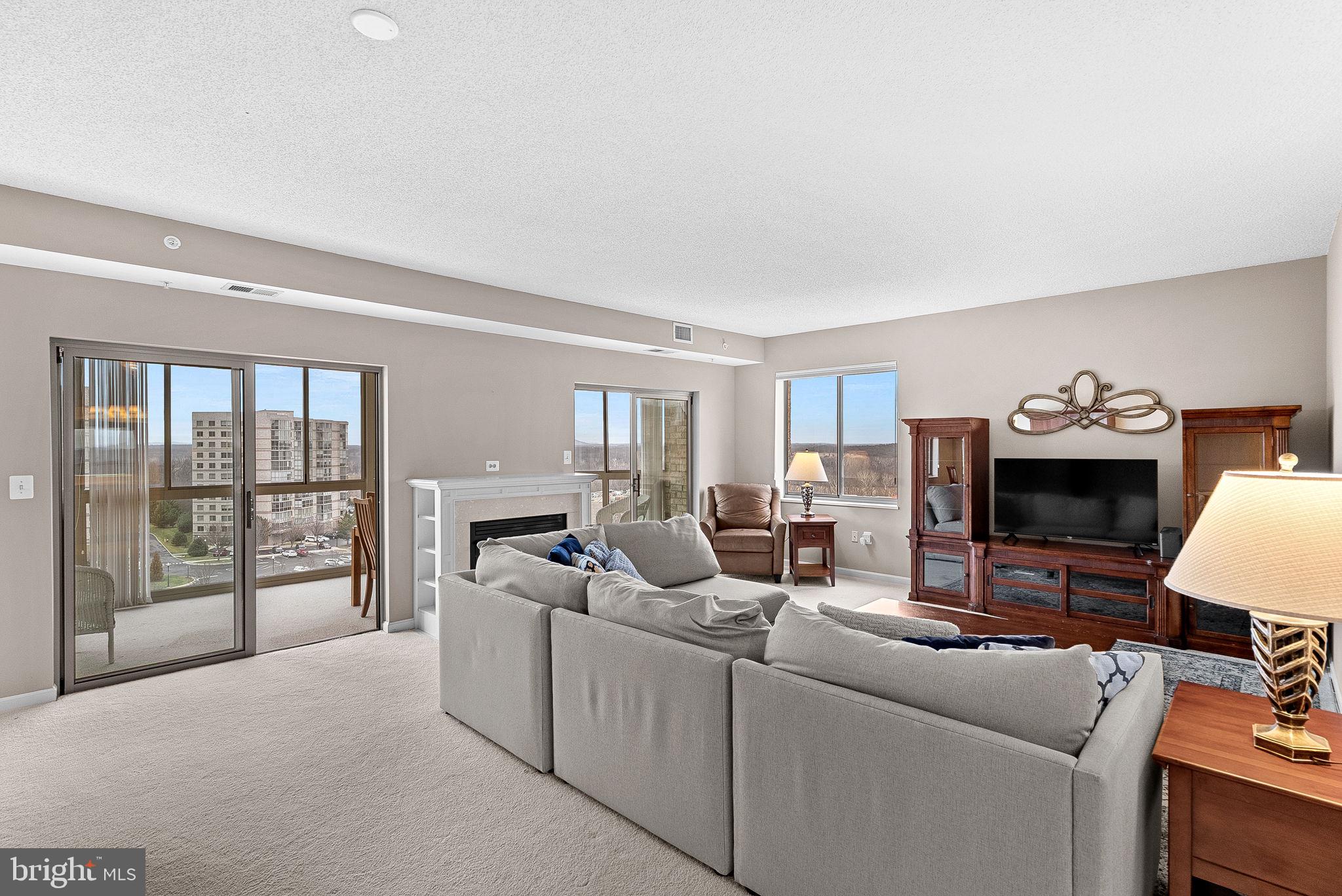 LANSDOWNE WOODS - Residential Lease