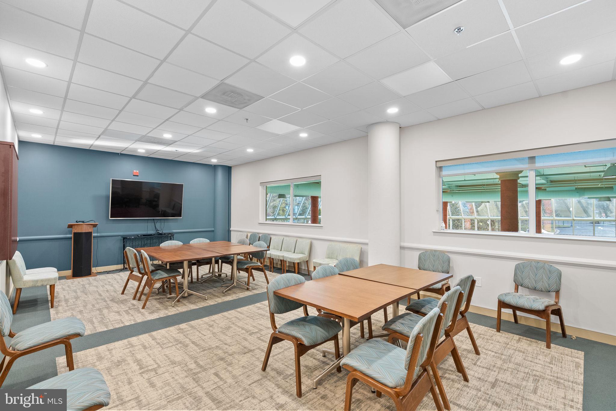 LANSDOWNE WOODS - Residential Lease