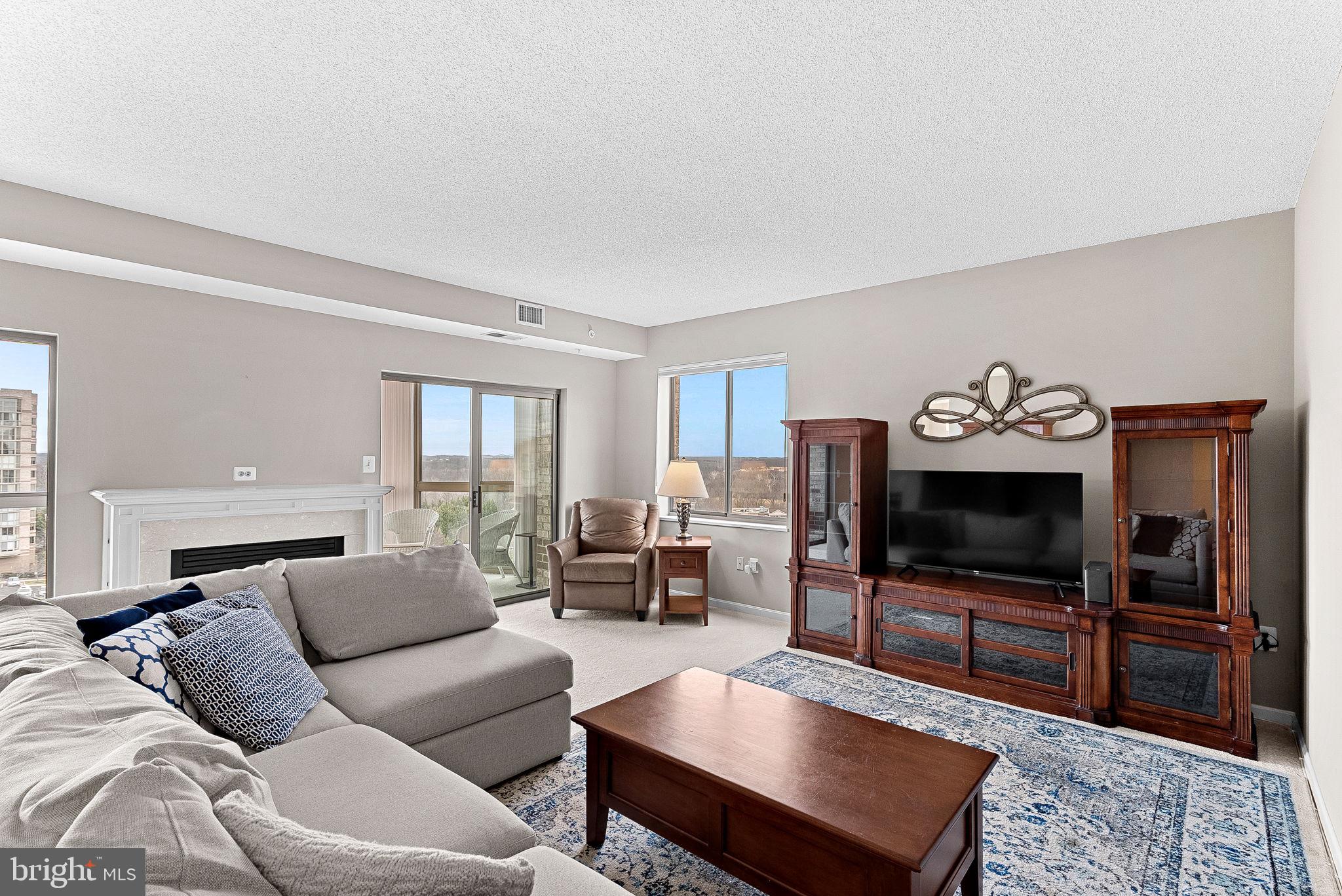 LANSDOWNE WOODS - Residential Lease