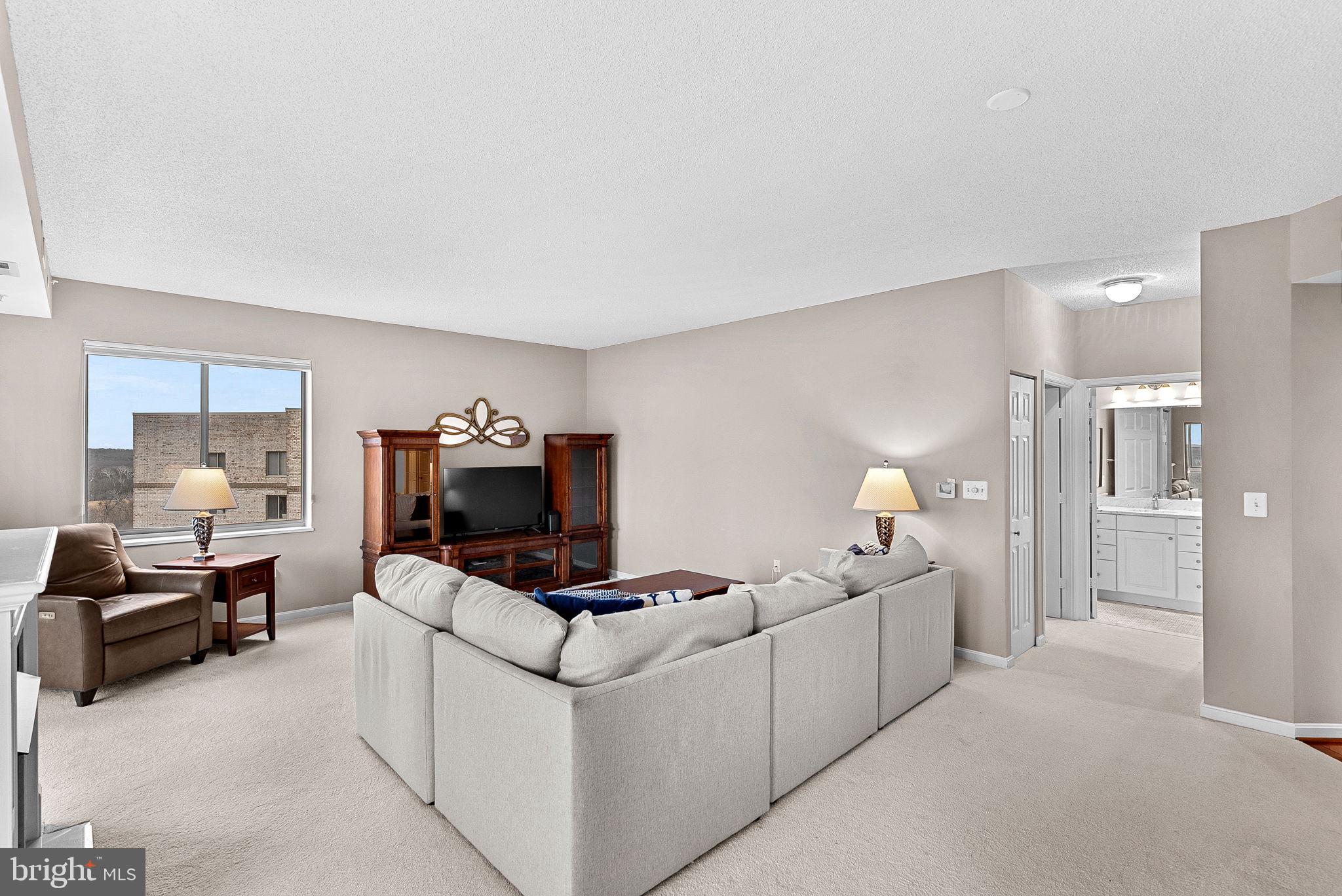 LANSDOWNE WOODS - Residential Lease