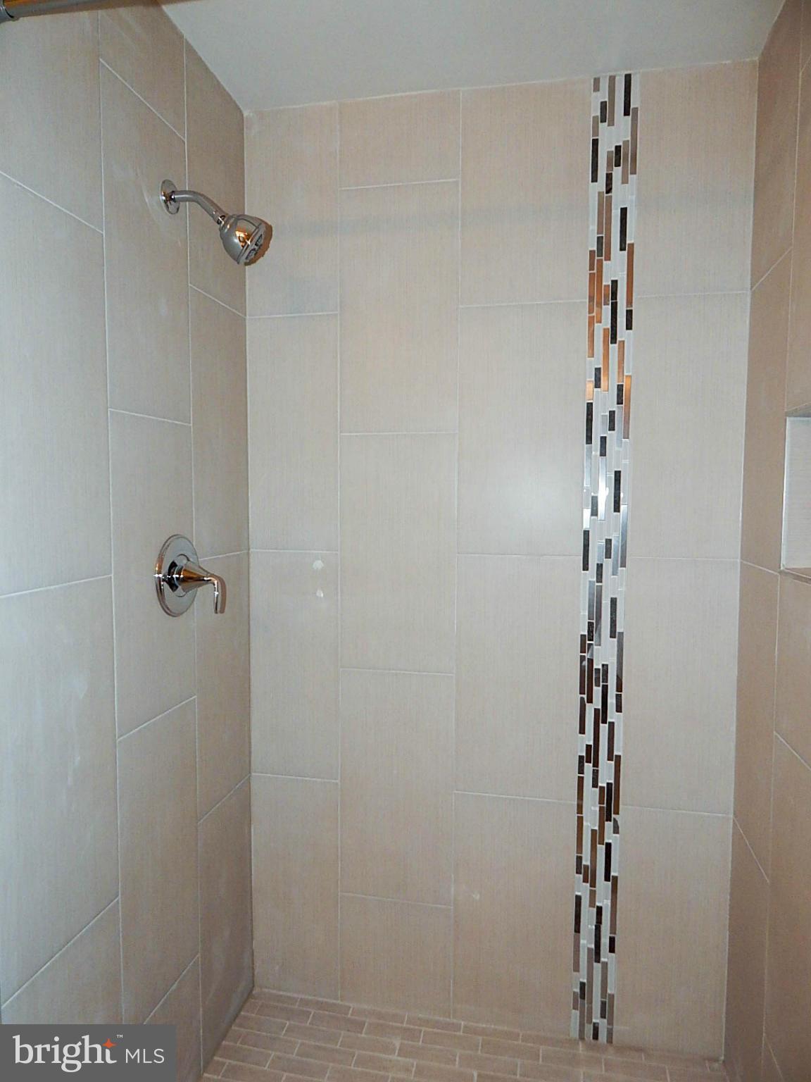 FORESTVILLE CENTER - Residential