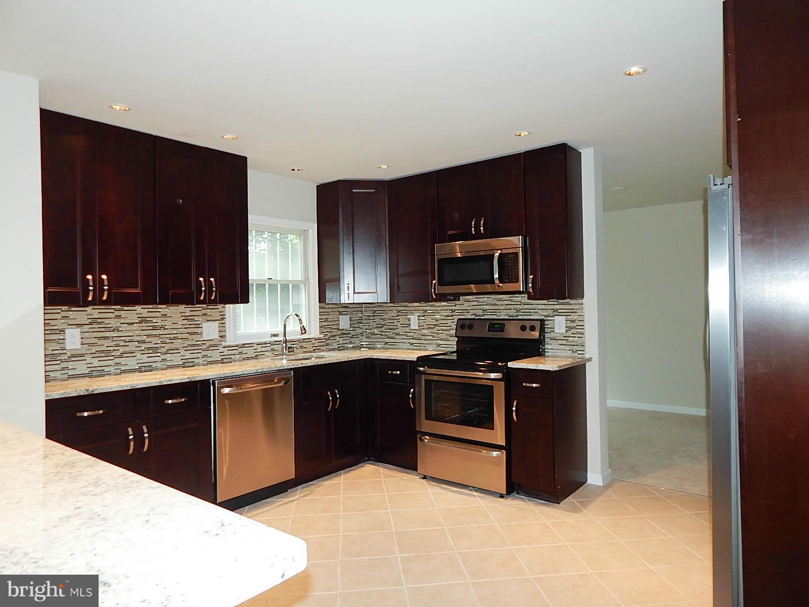 FORESTVILLE CENTER - Residential