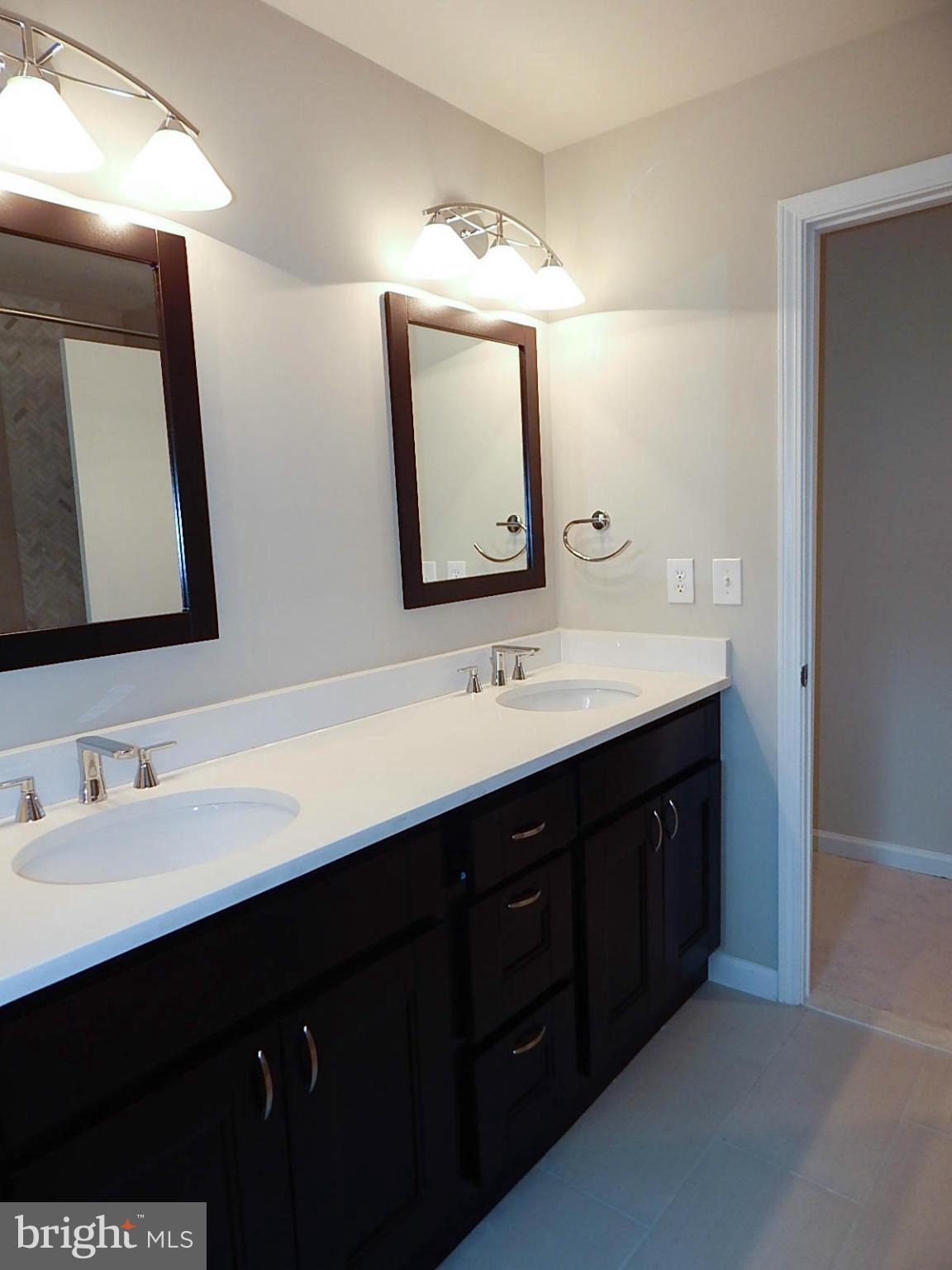 FORESTVILLE CENTER - Residential