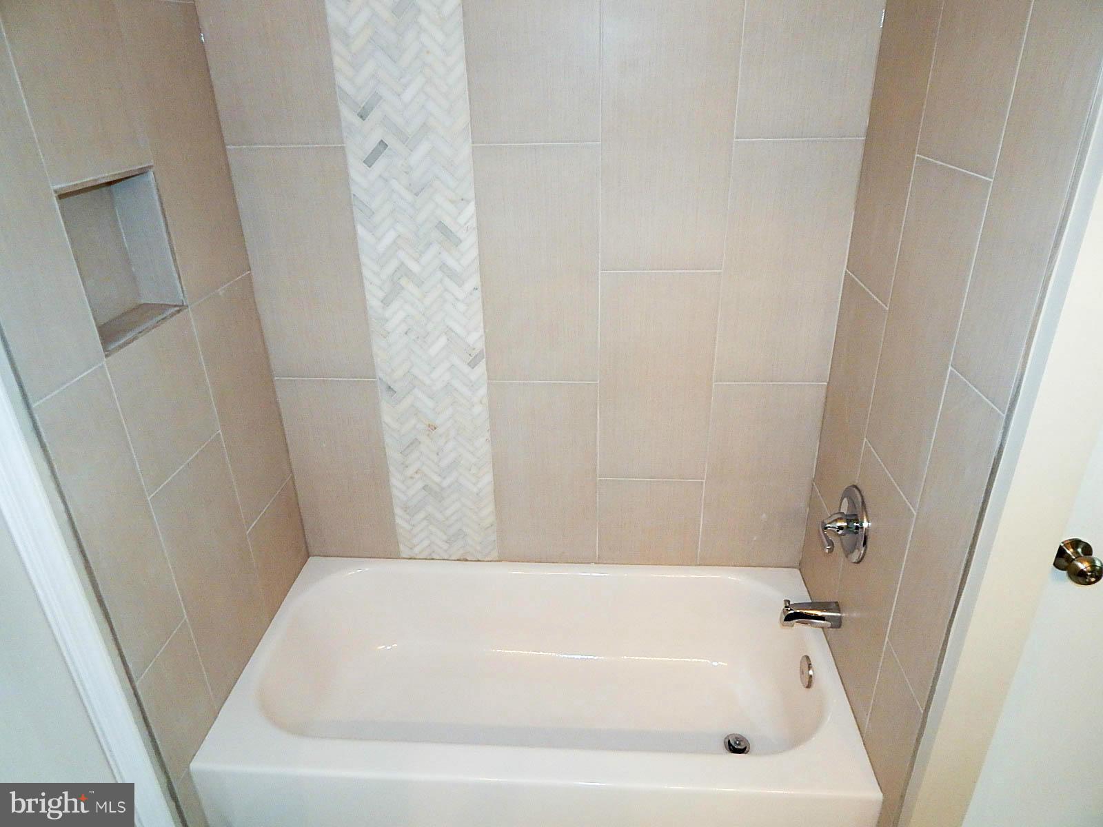 FORESTVILLE CENTER - Residential