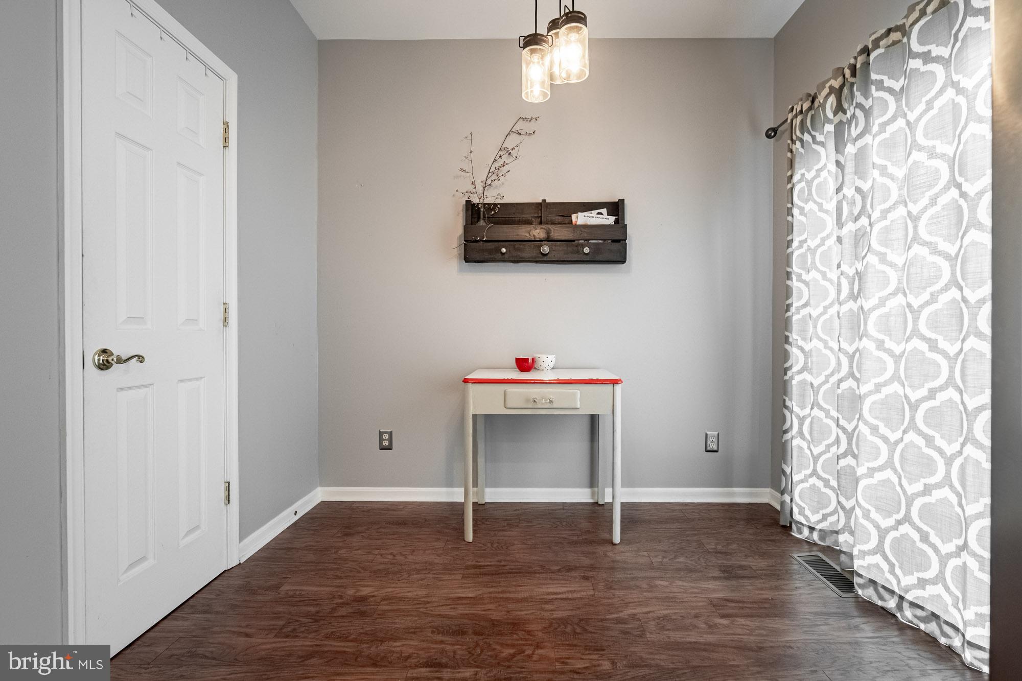 COLONIAL CROSSINGS - Residential