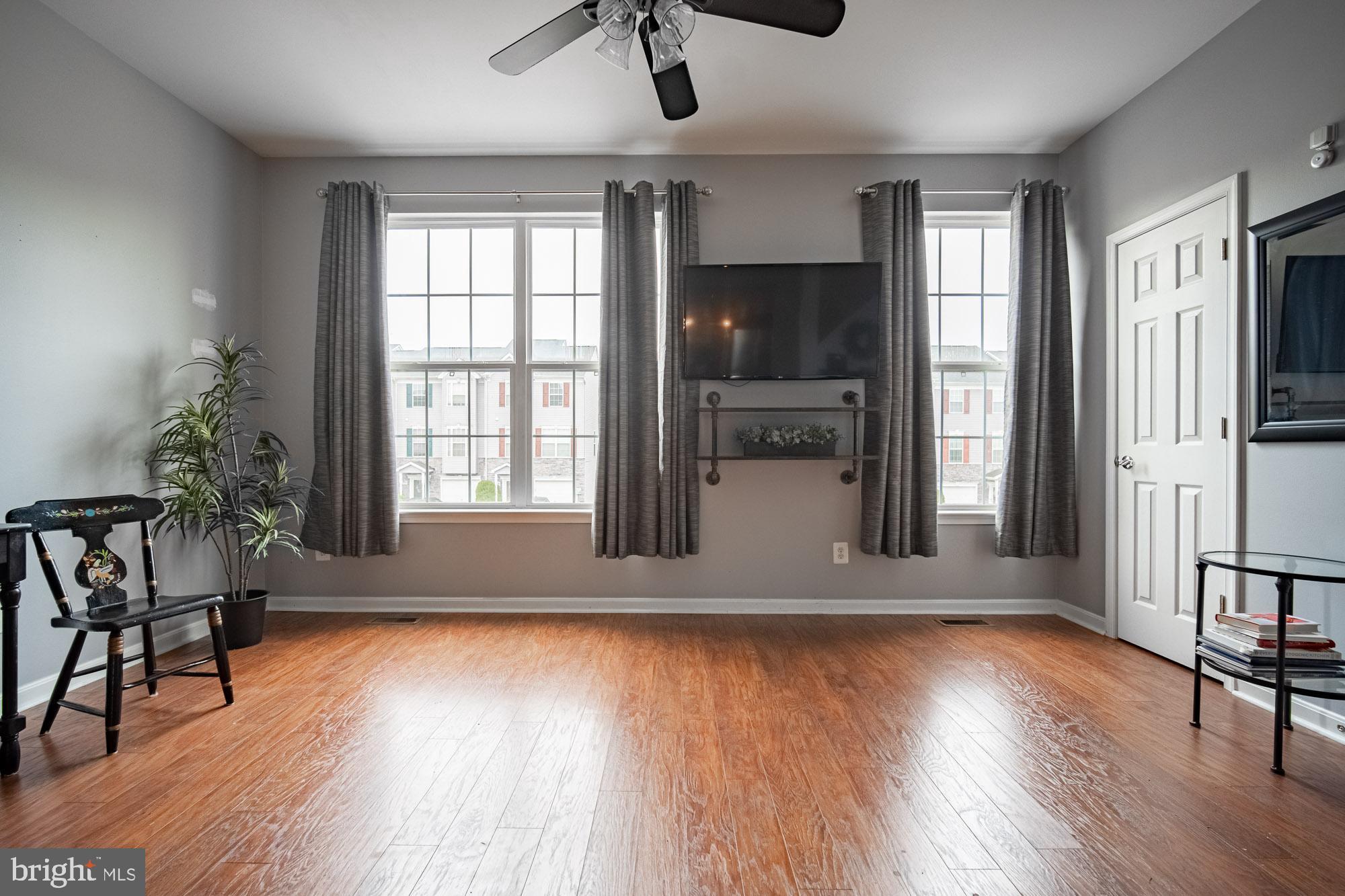 COLONIAL CROSSINGS - Residential