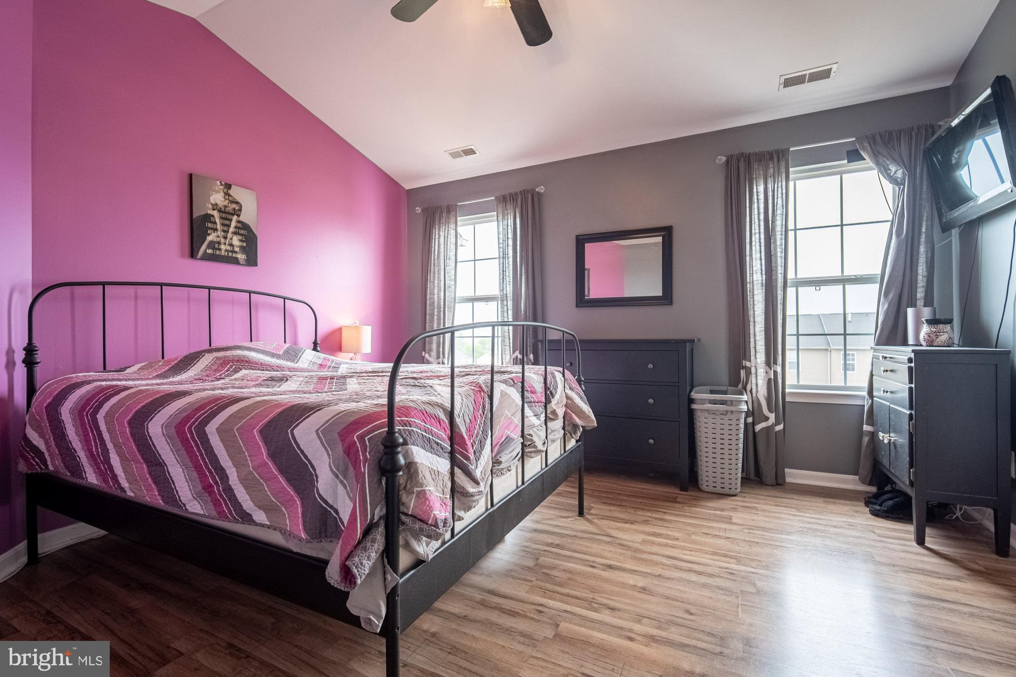 COLONIAL CROSSINGS - Residential