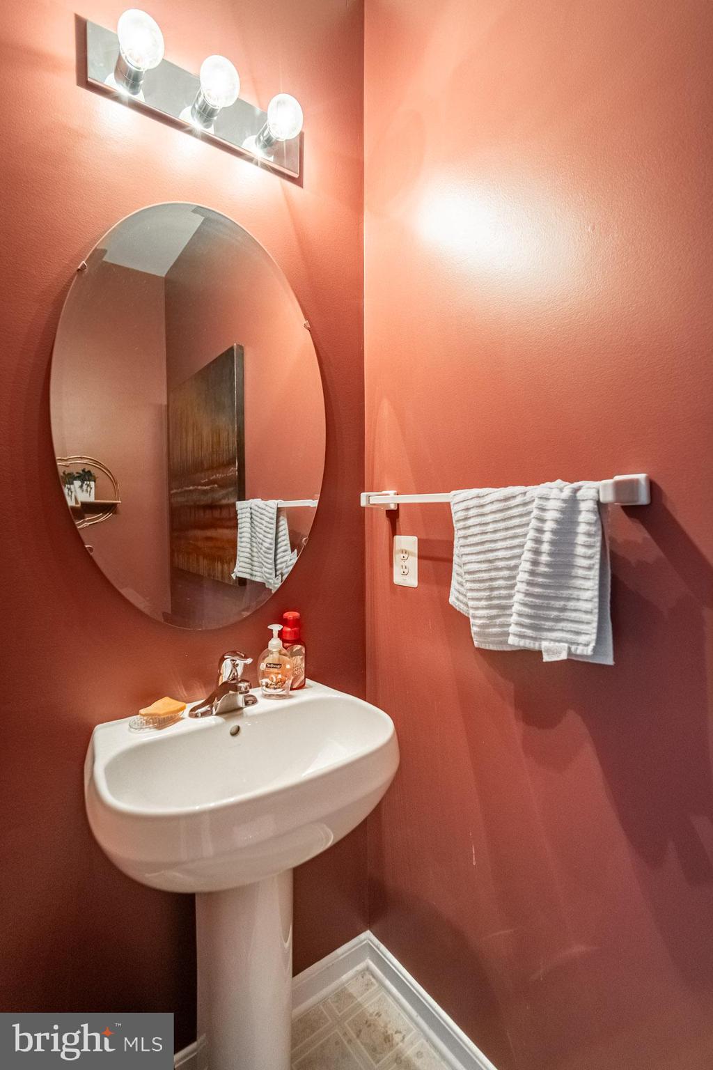 COLONIAL CROSSINGS - Residential