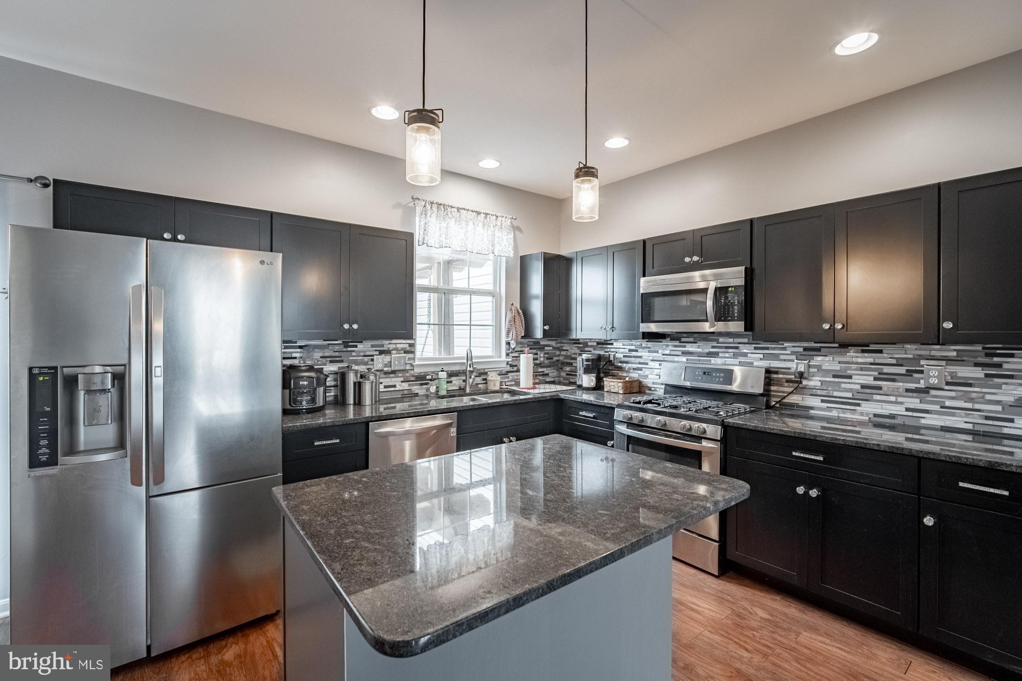 COLONIAL CROSSINGS - Residential