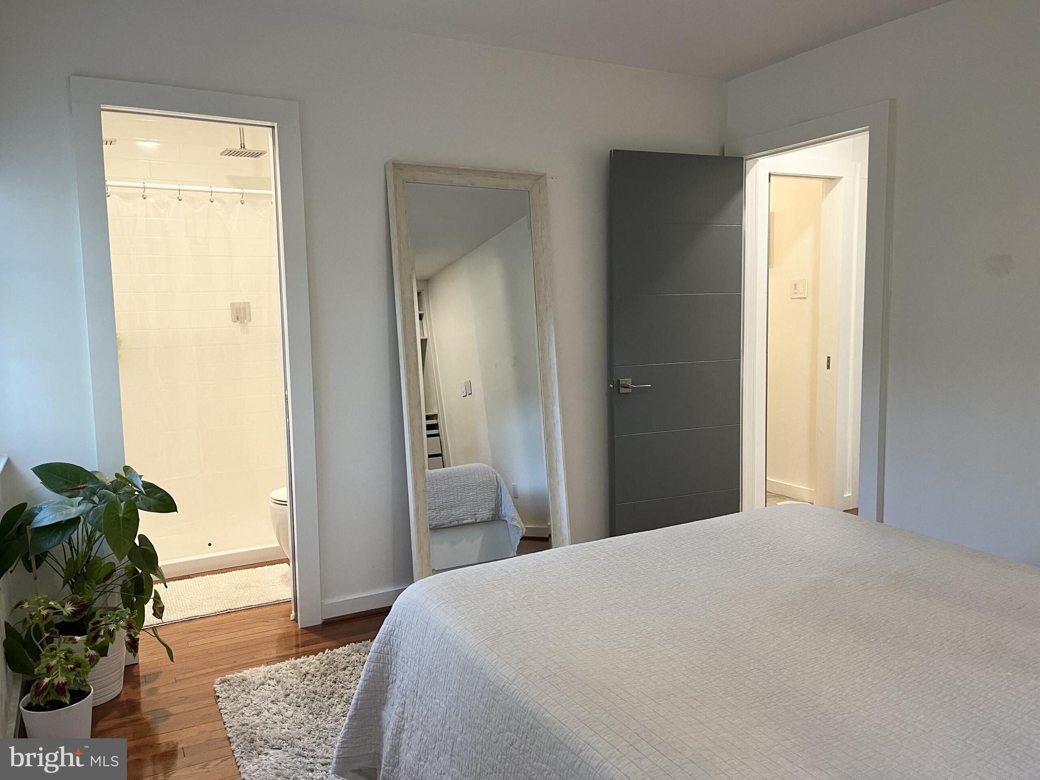 PINEWOOD STATION - Residential Lease