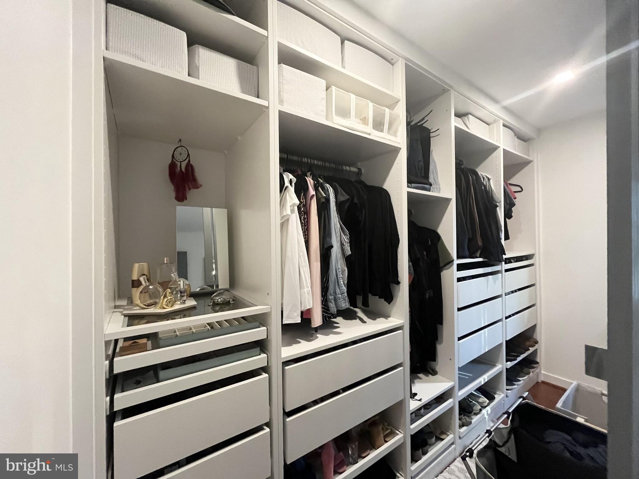 PINEWOOD STATION - Residential Lease