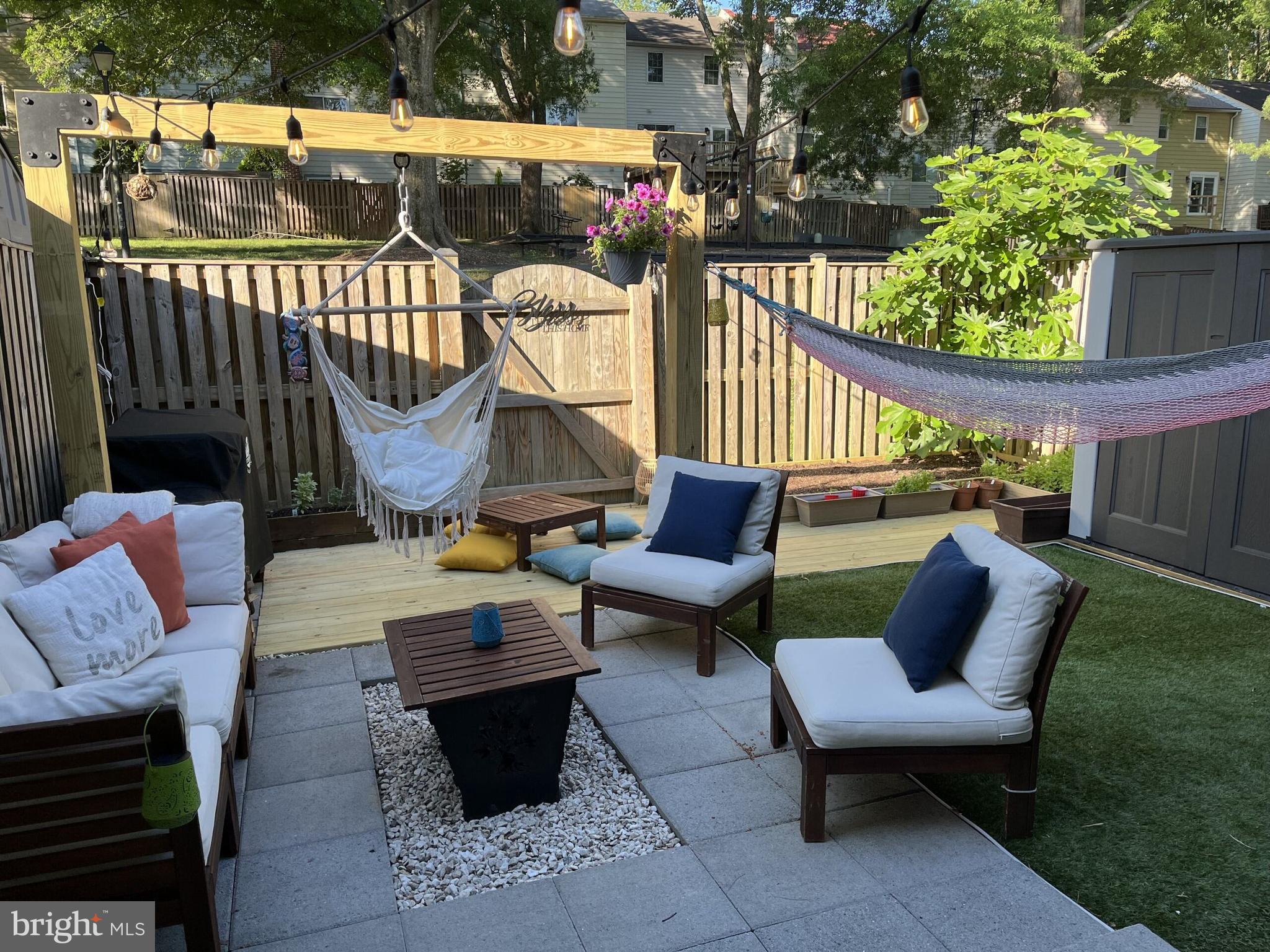 PINEWOOD STATION - Residential Lease