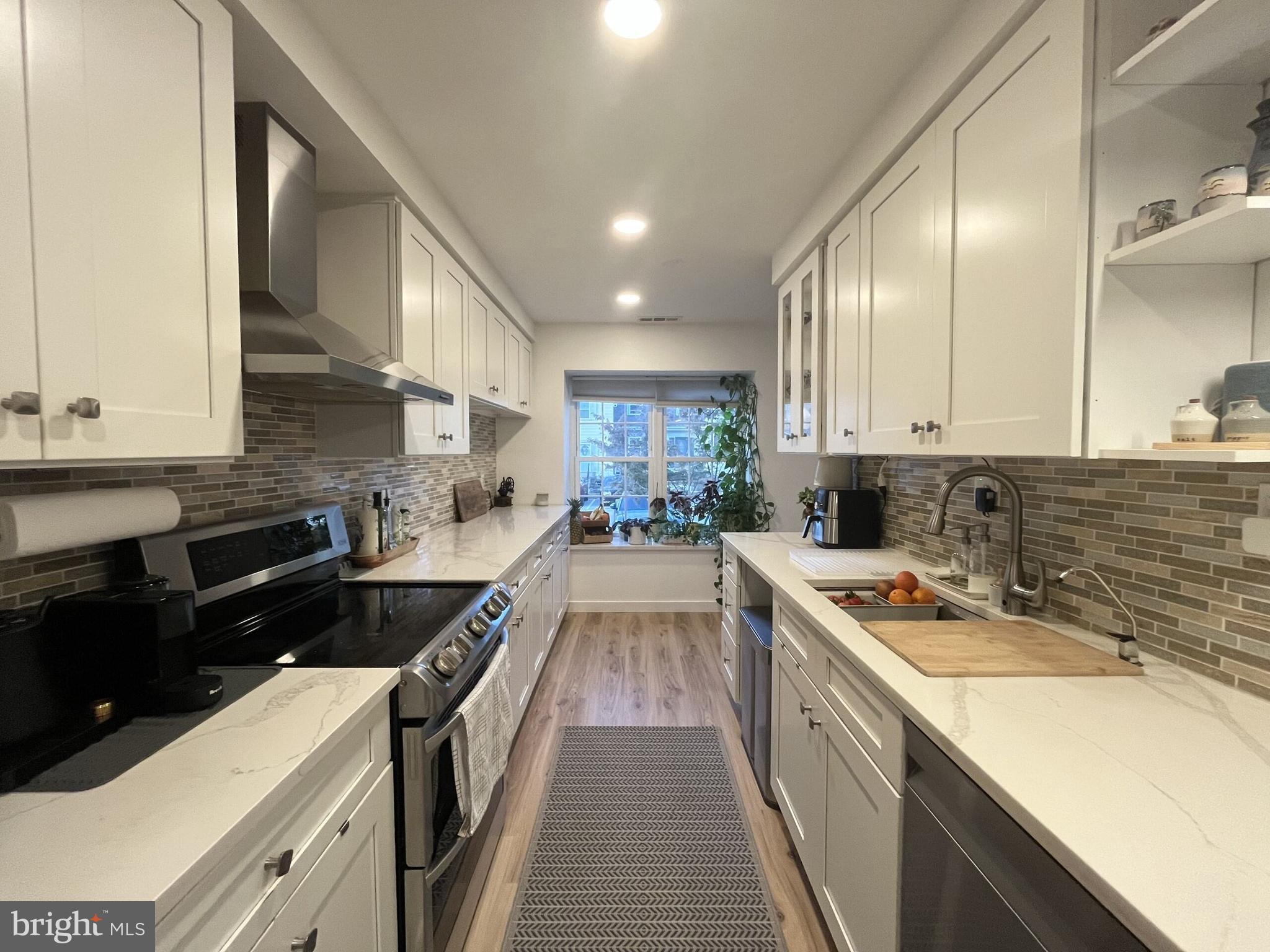 PINEWOOD STATION - Residential Lease