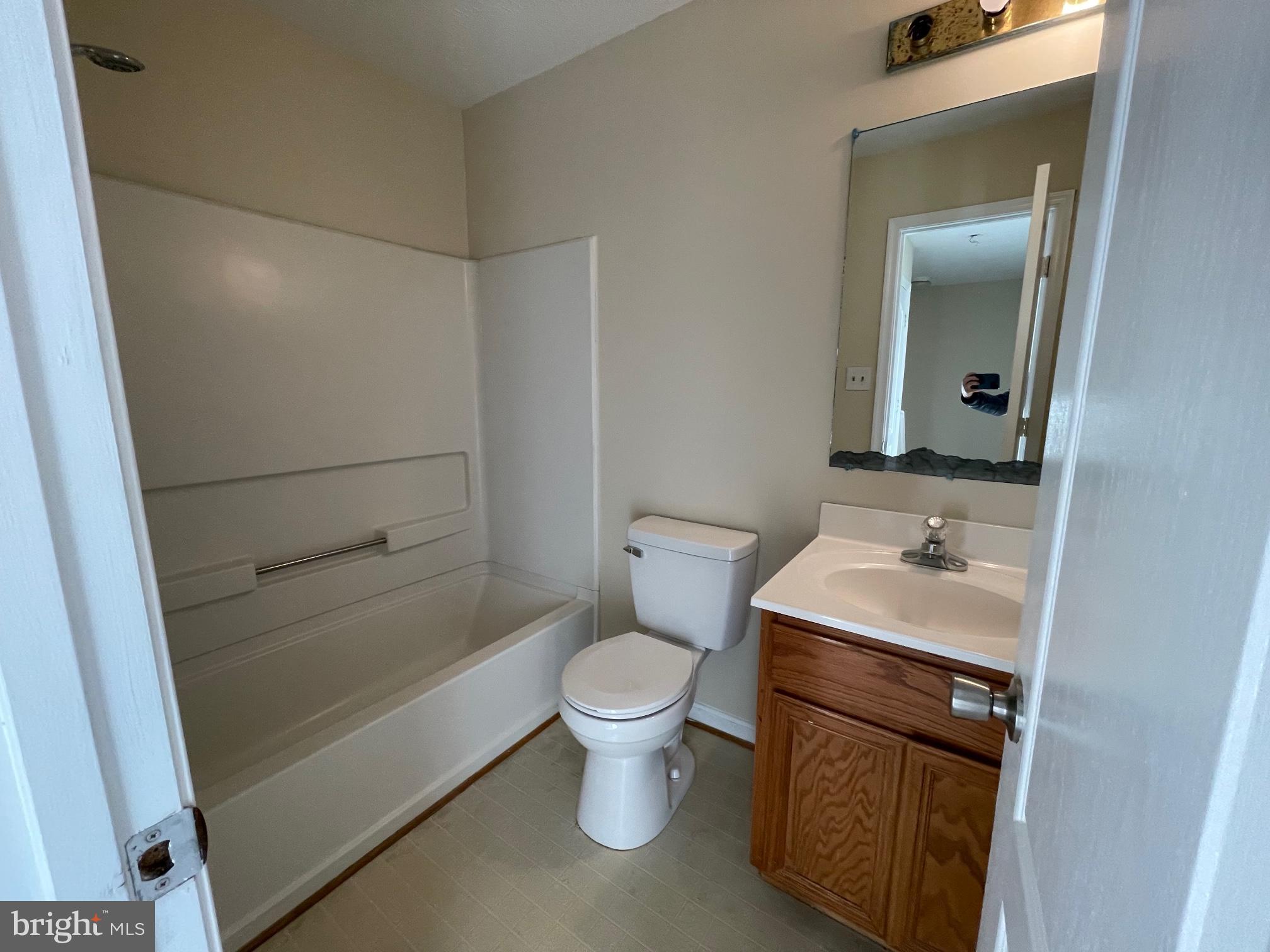 LAUREL GLEN - Residential Lease