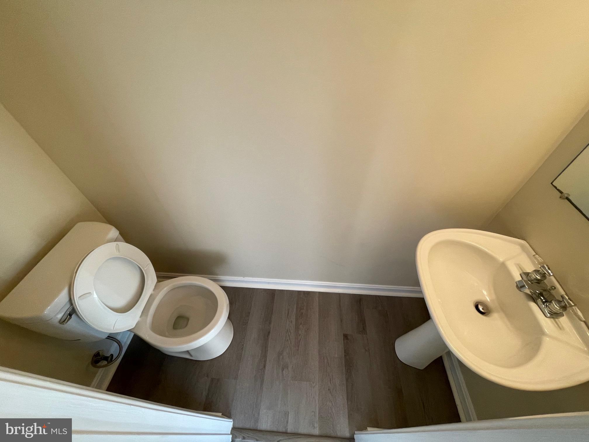 LAUREL GLEN - Residential Lease