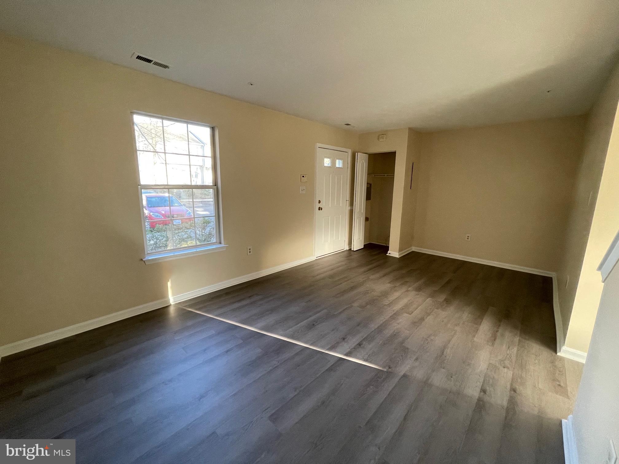 LAUREL GLEN - Residential Lease