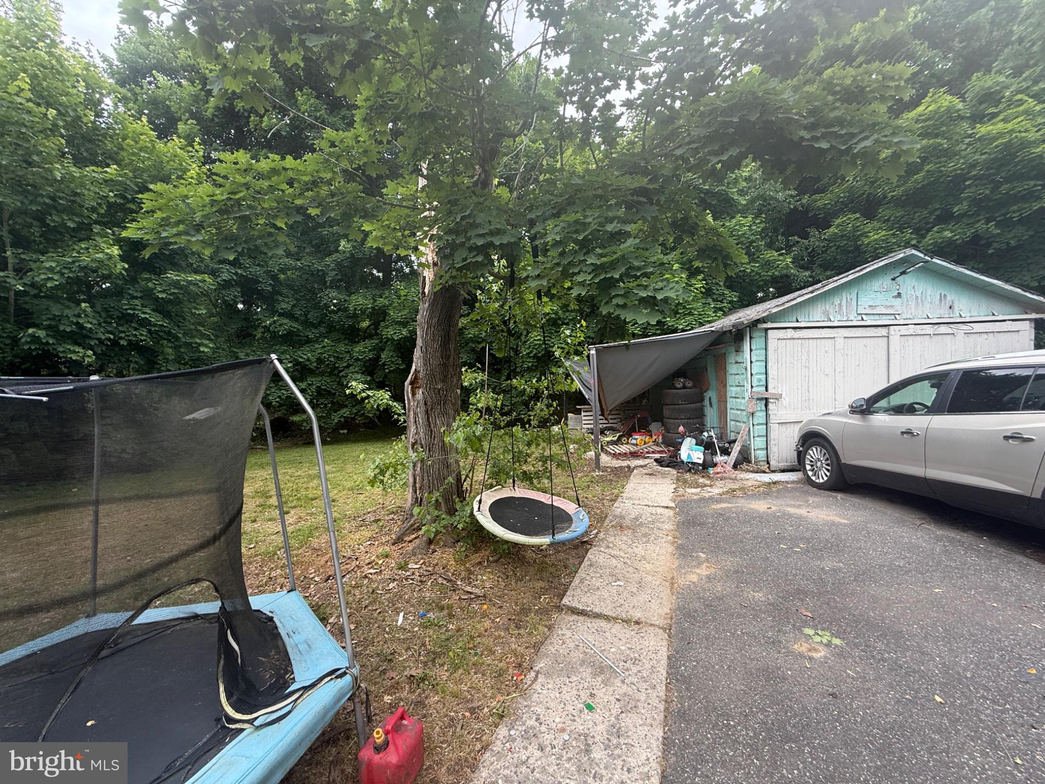 160 W LINCOLN STREET
