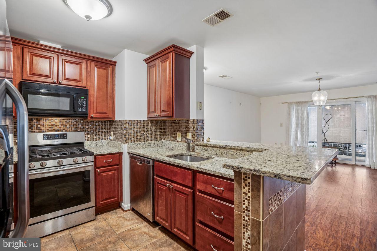 TANGLEWOOD AT RUSSETT - Residential