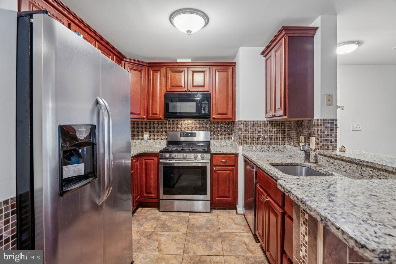 TANGLEWOOD AT RUSSETT - Residential