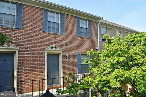 Townhouse For Rent - 929 Rolfe Street #2<br/> ARLINGTON, VA 22204