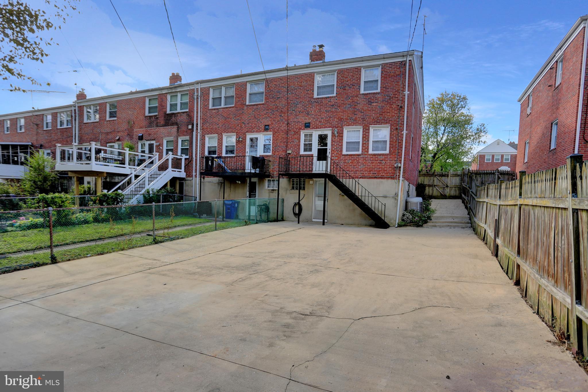 RAMBLEWOOD - Residential