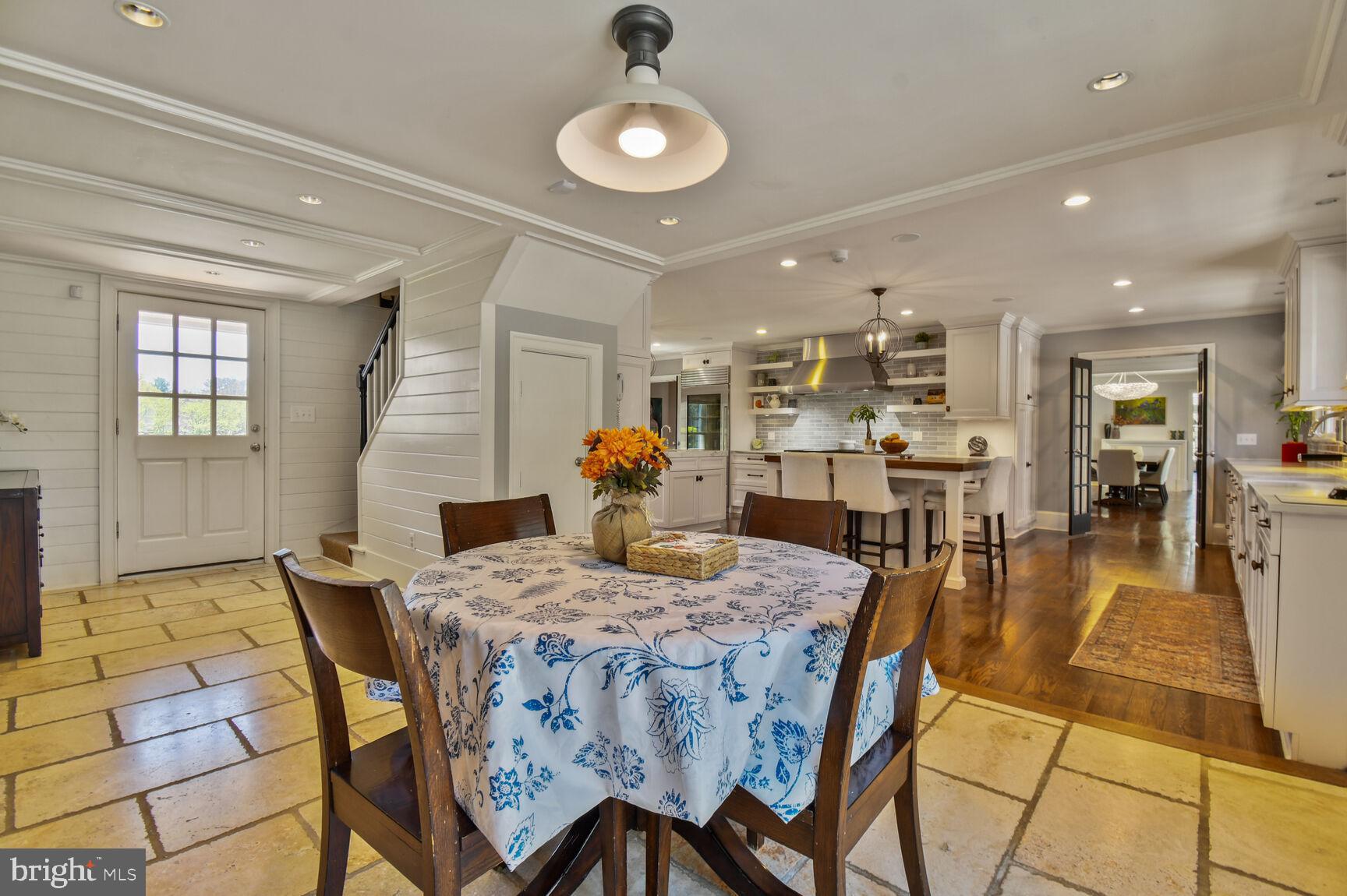 POTOMAC OUTSIDE - Residential