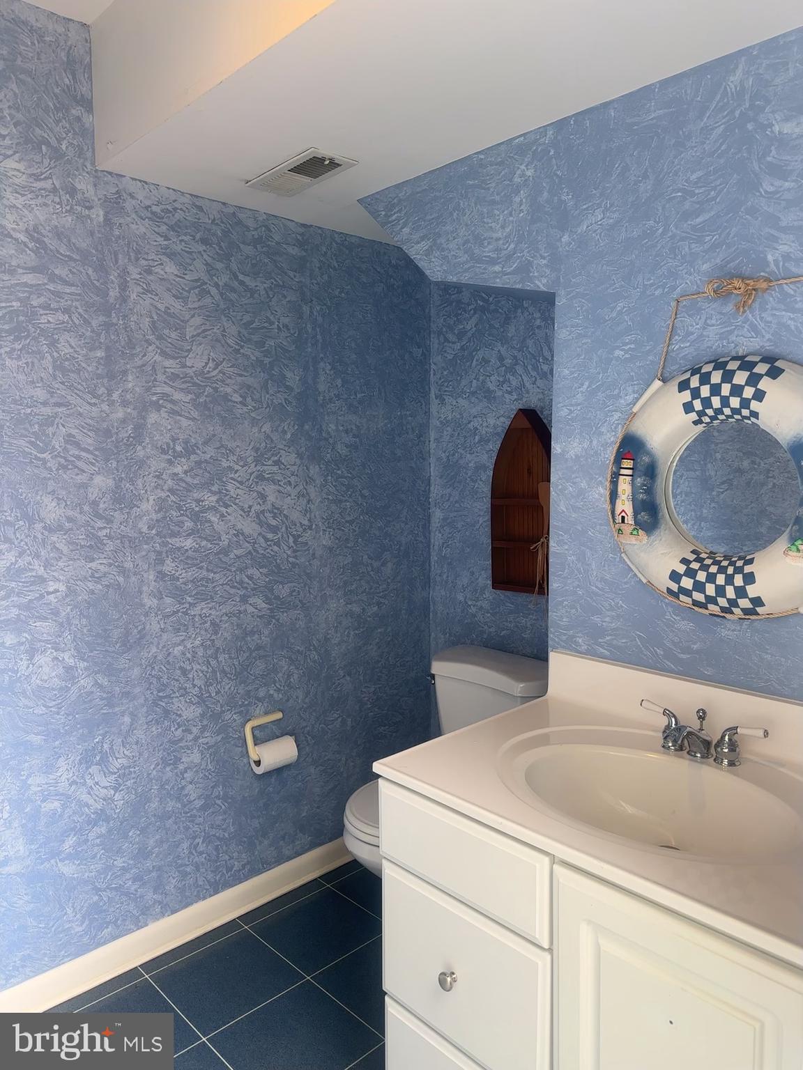 POTOMAC OUTSIDE - Residential