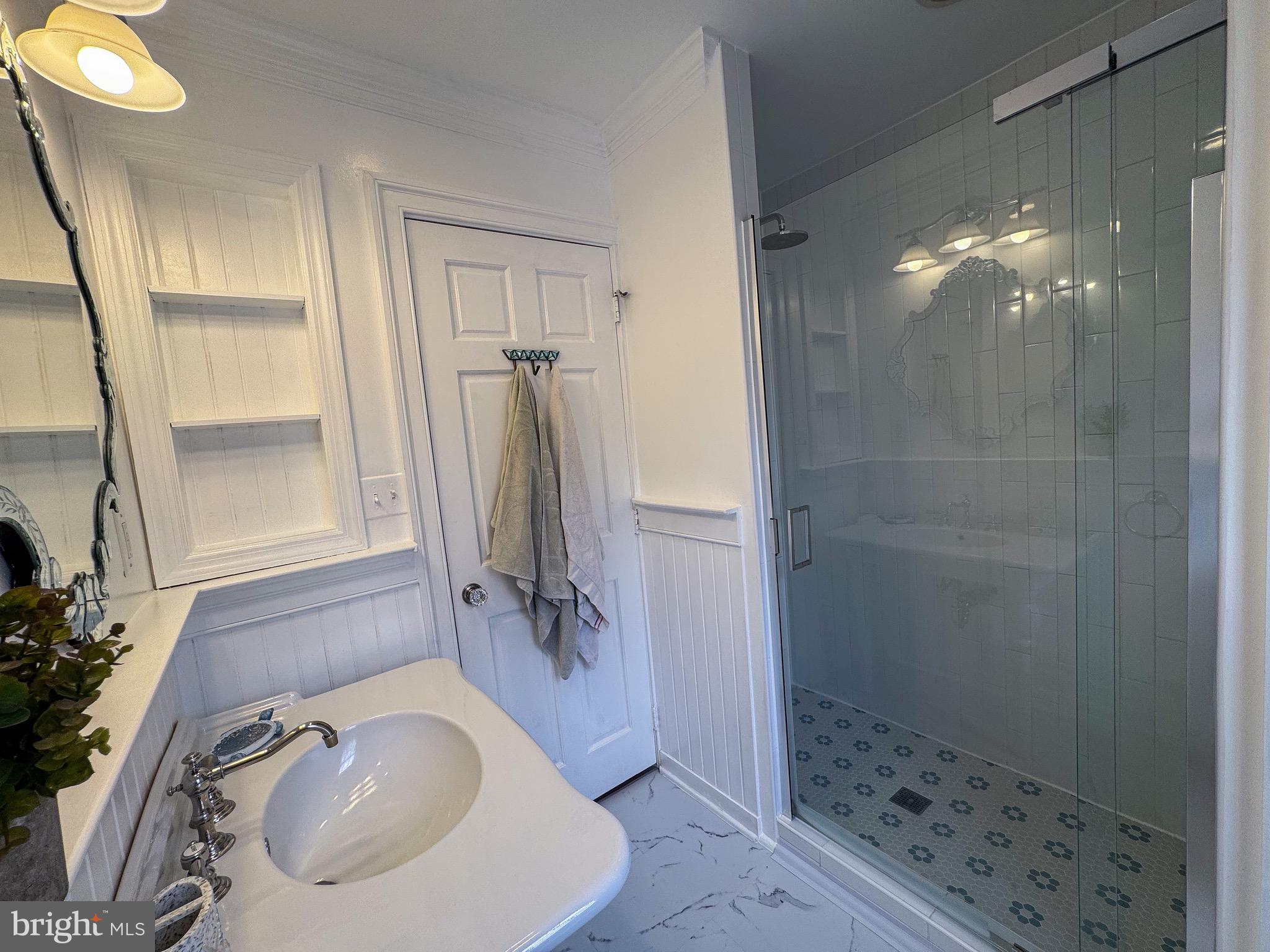 POTOMAC OUTSIDE - Residential