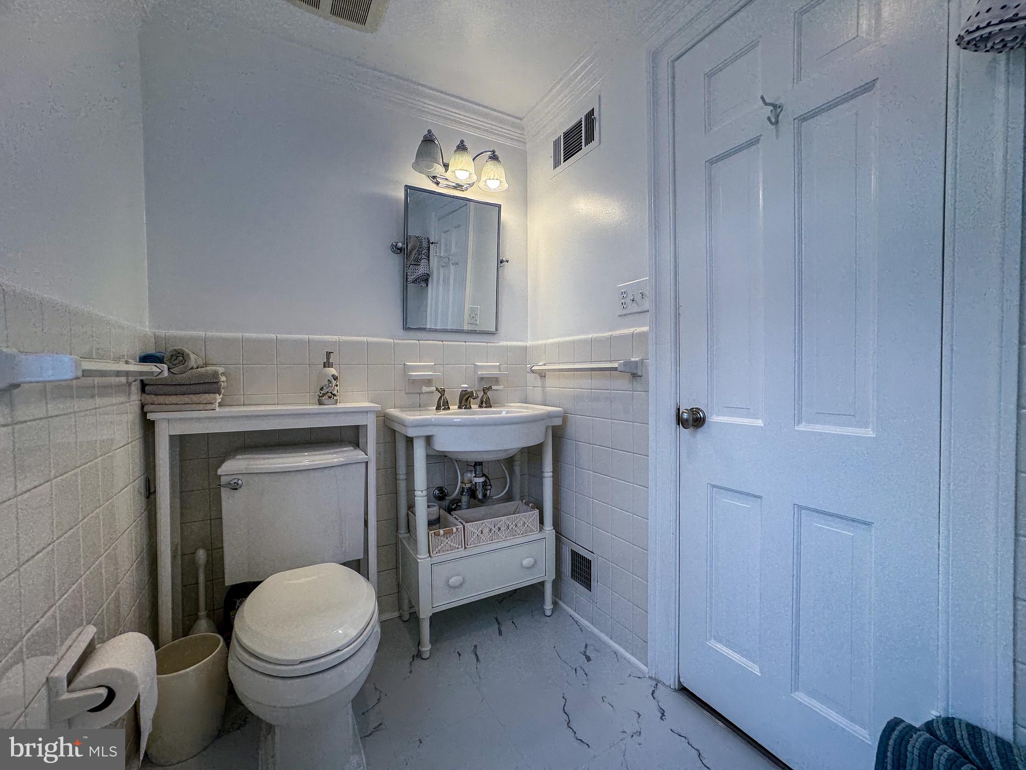 POTOMAC OUTSIDE - Residential