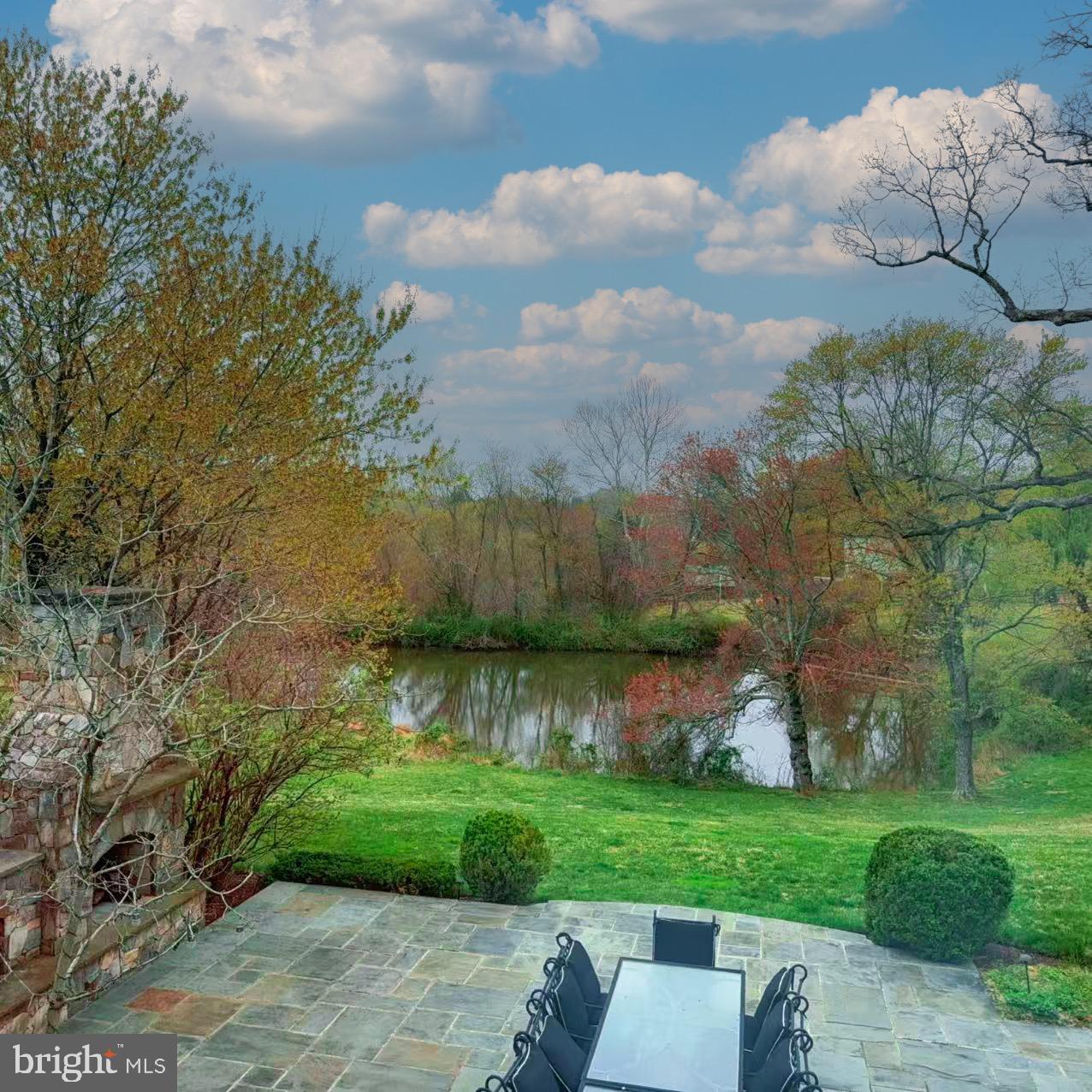 POTOMAC OUTSIDE - Residential