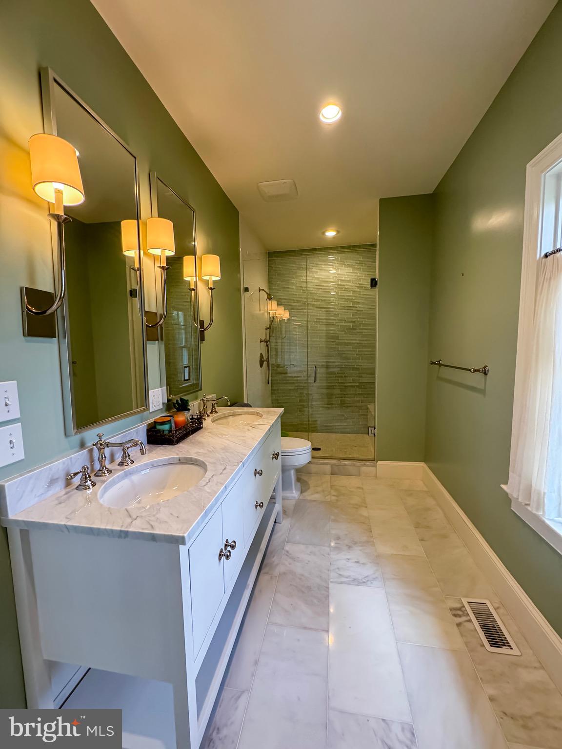 POTOMAC OUTSIDE - Residential