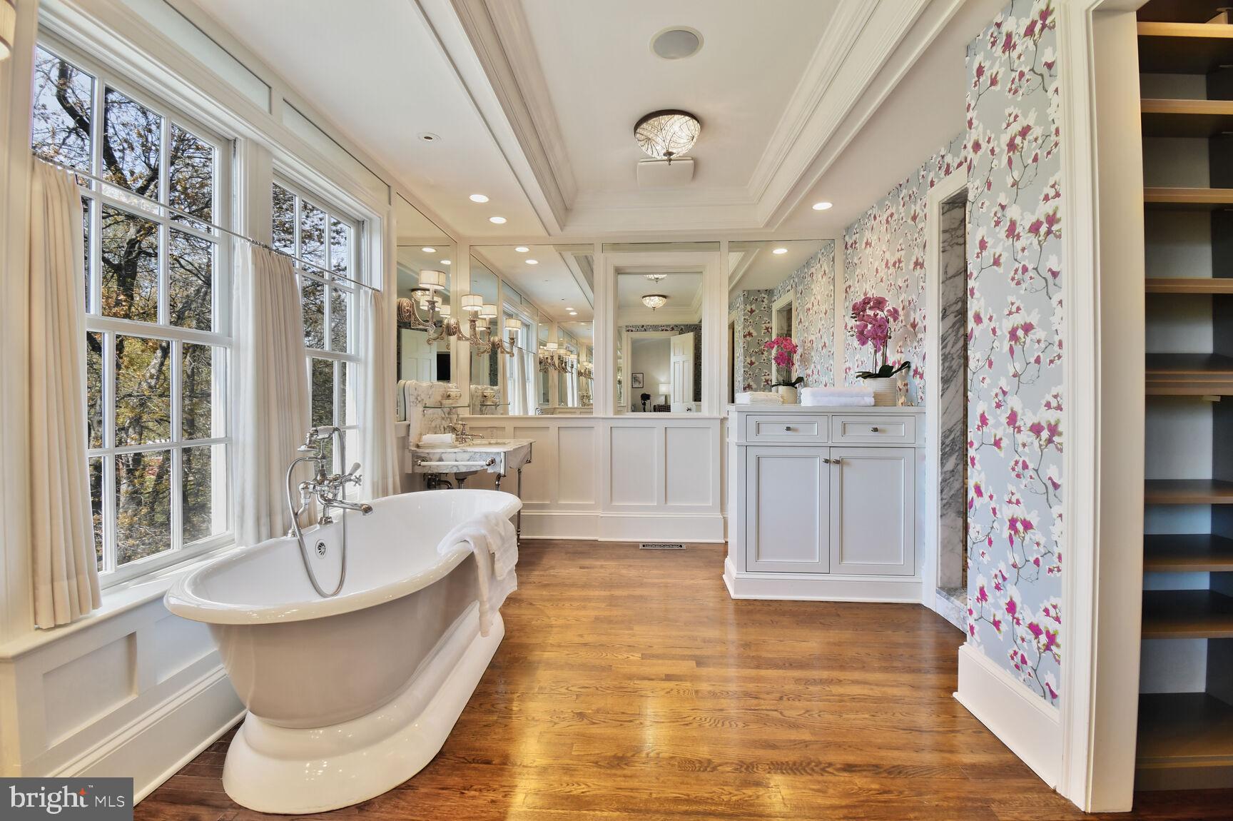 POTOMAC OUTSIDE - Residential