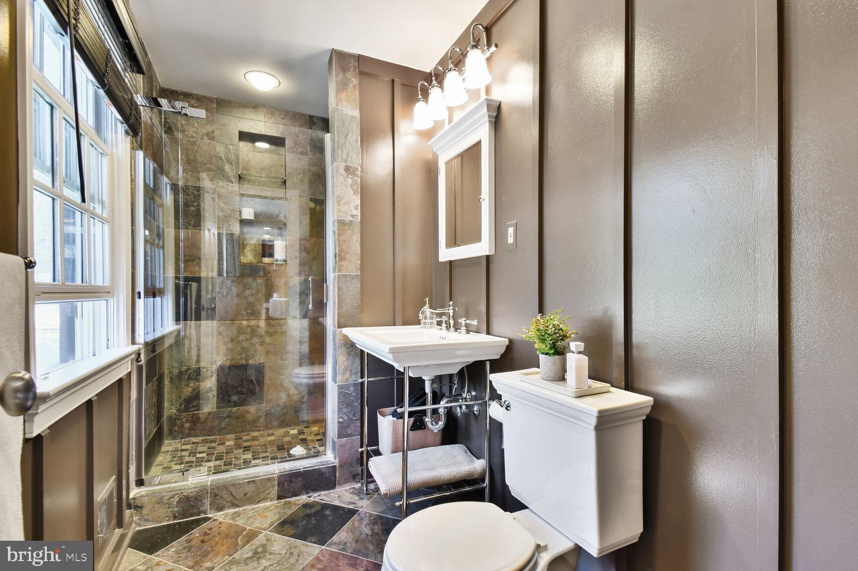 POTOMAC OUTSIDE - Residential